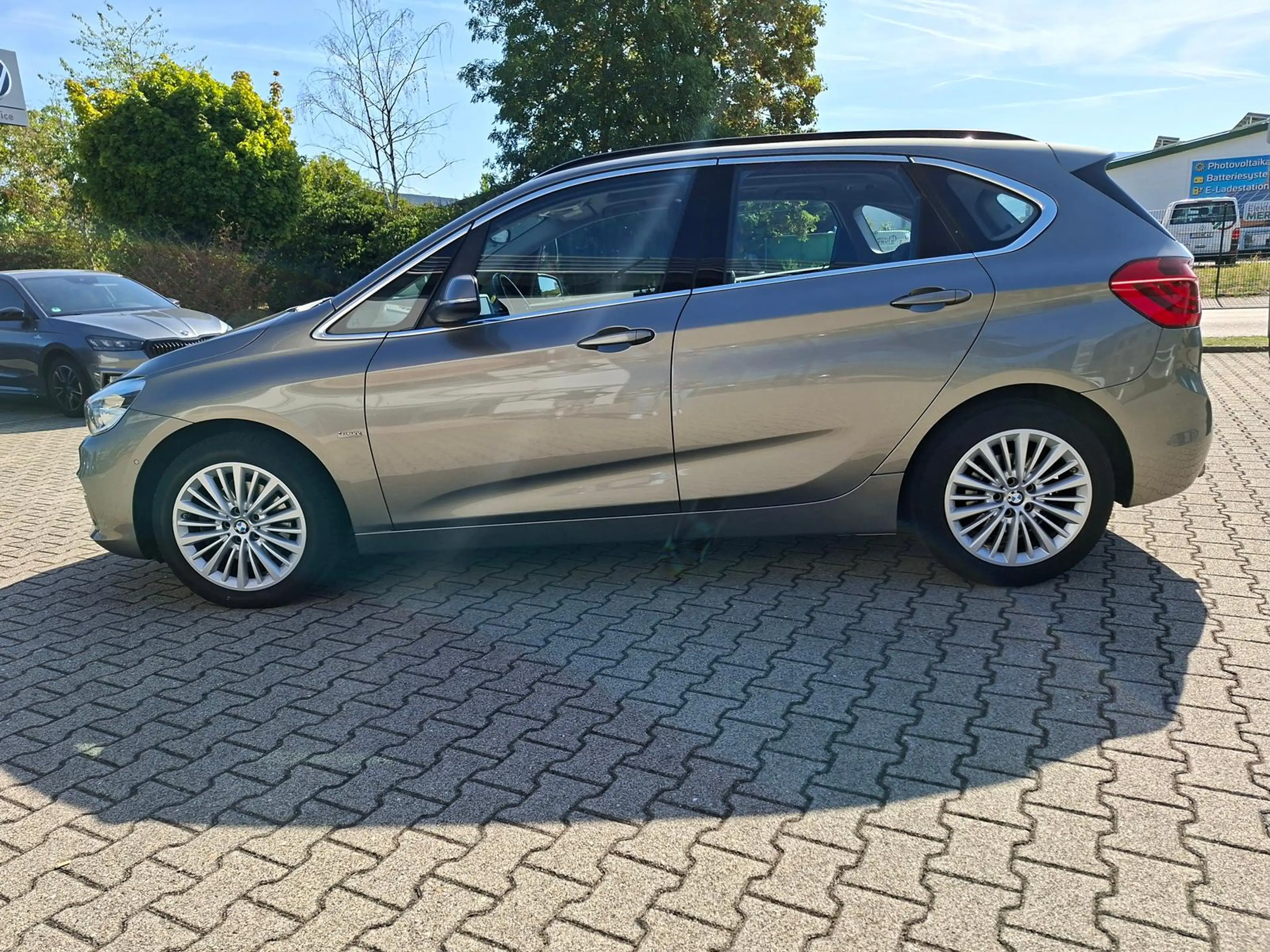 BMW 220 d xDrive Luxury Line *Navi*AHK*Pano*LED*PDC* — photo 4