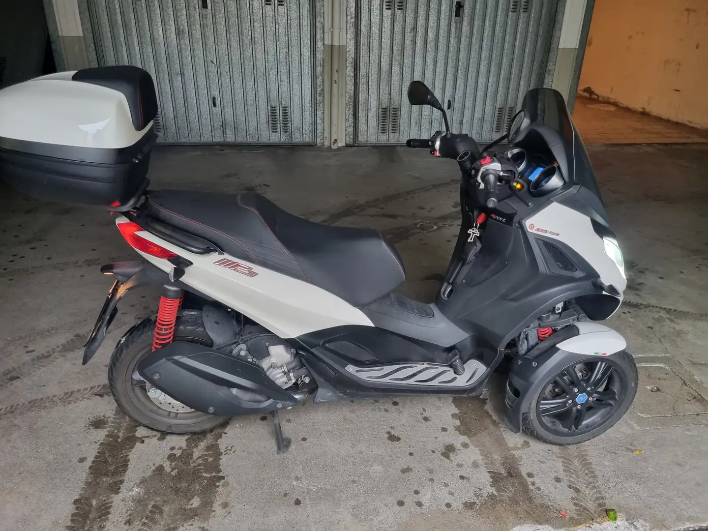 Piaggio MP3 300 HPE Sport Fehér - 1
