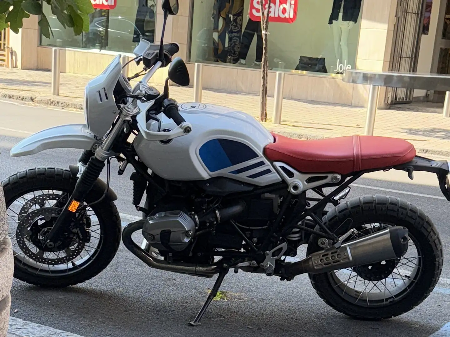 BMW R 12 nineT Scrambler Ezüst - 1