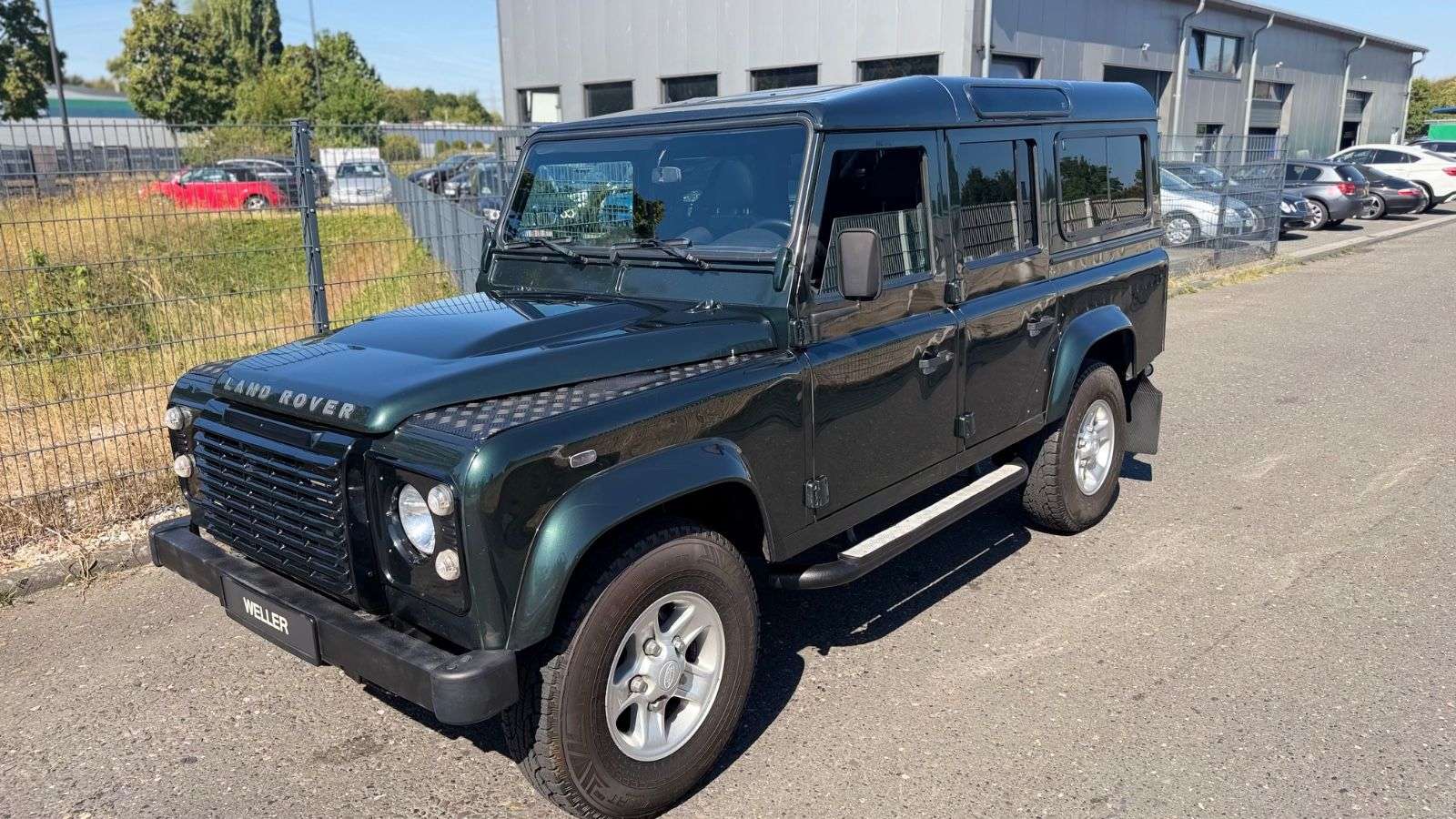 Land Rover Defender