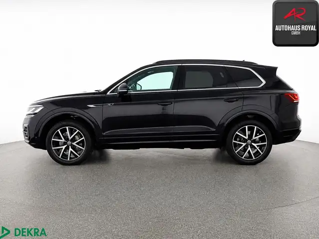 Volkswagen Touareg view 2