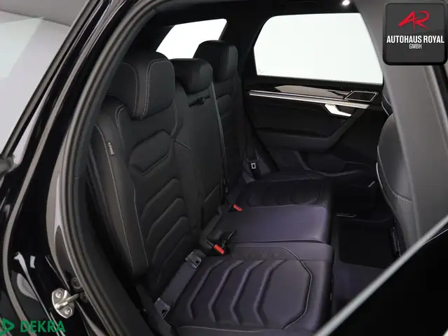 Volkswagen Touareg view 12