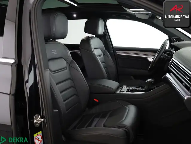 Volkswagen Touareg view 10
