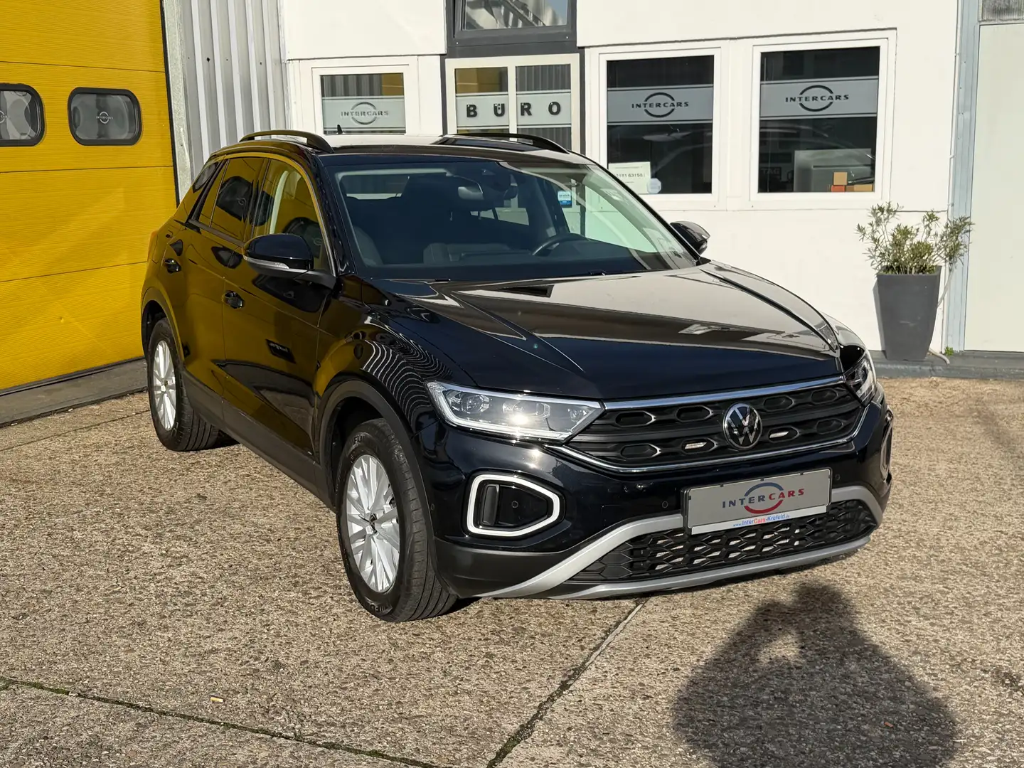 Volkswagen T-Roc 2,0 TDI Life Digital LED Navi AHK 1.Hand Noir - 2