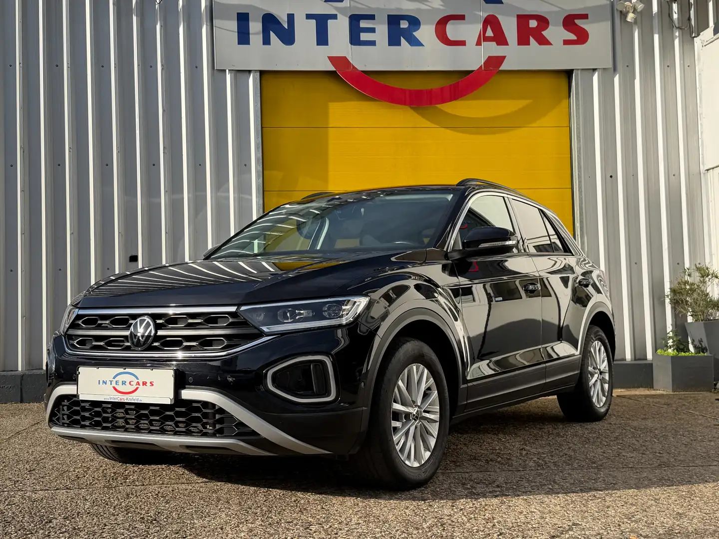 Volkswagen T-Roc 2,0 TDI Life Digital LED Navi AHK 1.Hand Noir - 1