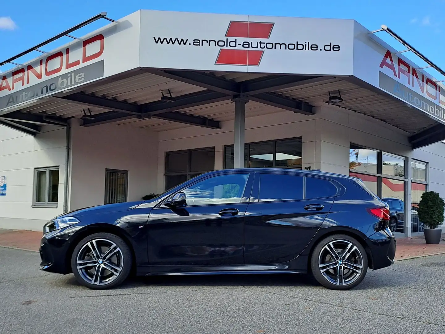 BMW 120 d xDrive M Sport Schwarz - 1