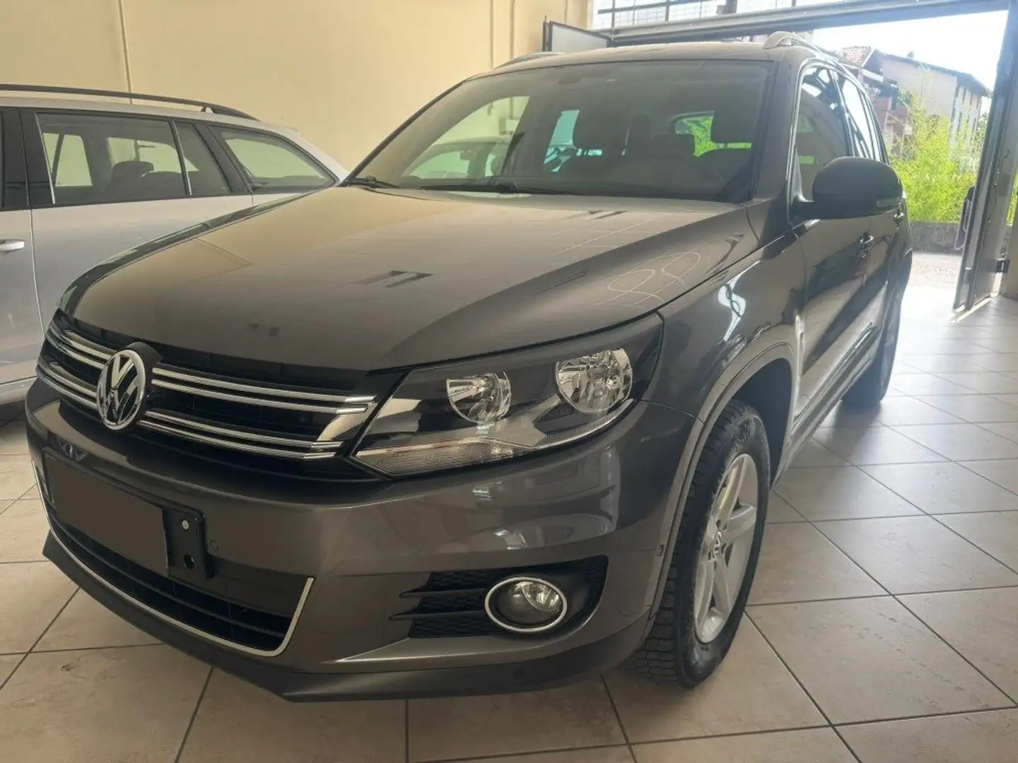 Volkswagen Tiguan 2.0 TDI 140 CV 4MOTION Business Track & Style Grigio - 1