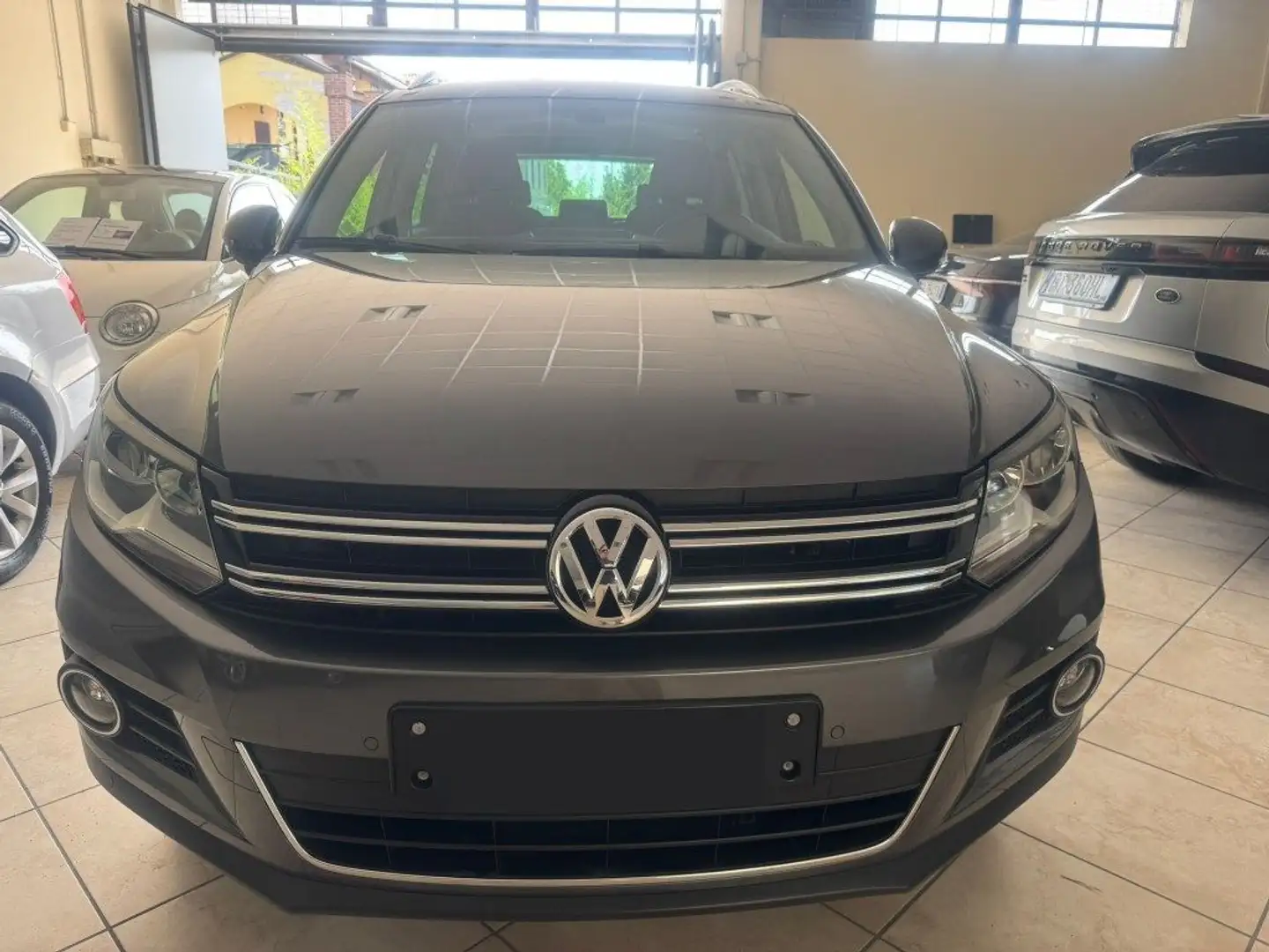 Volkswagen Tiguan 2.0 TDI 140 CV 4MOTION Business Track & Style Grigio - 2