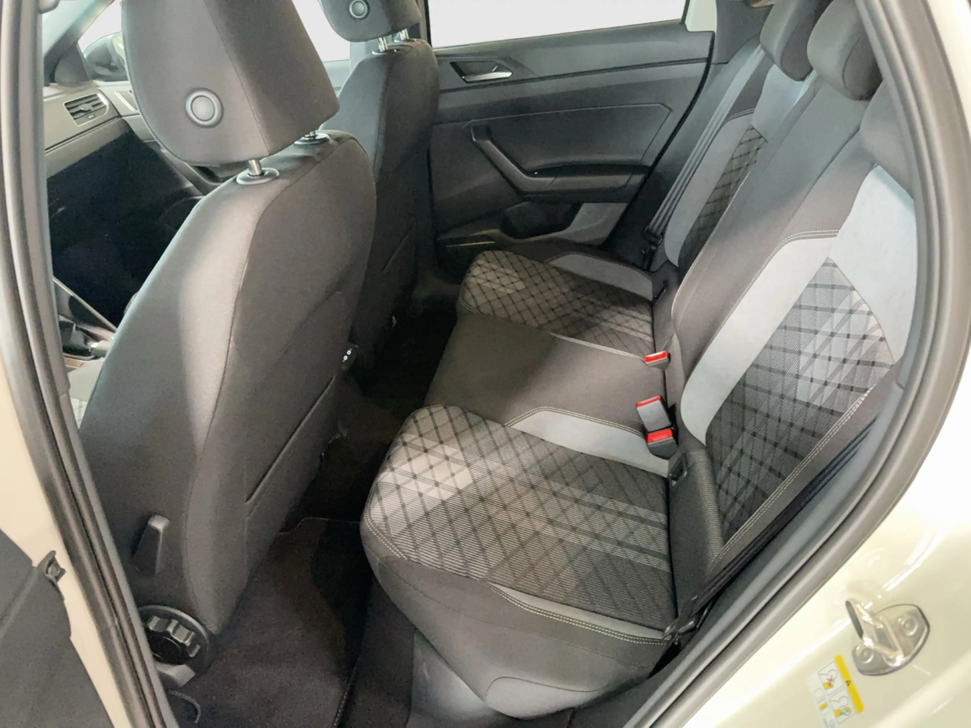 Volkswagen Taigo R-Line DSG IQ-LED NAVI RearView — photo 12