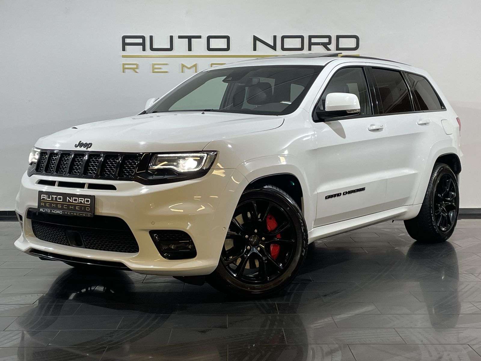 Second hand Jeep Grand Cherokee 6.4 SRT8