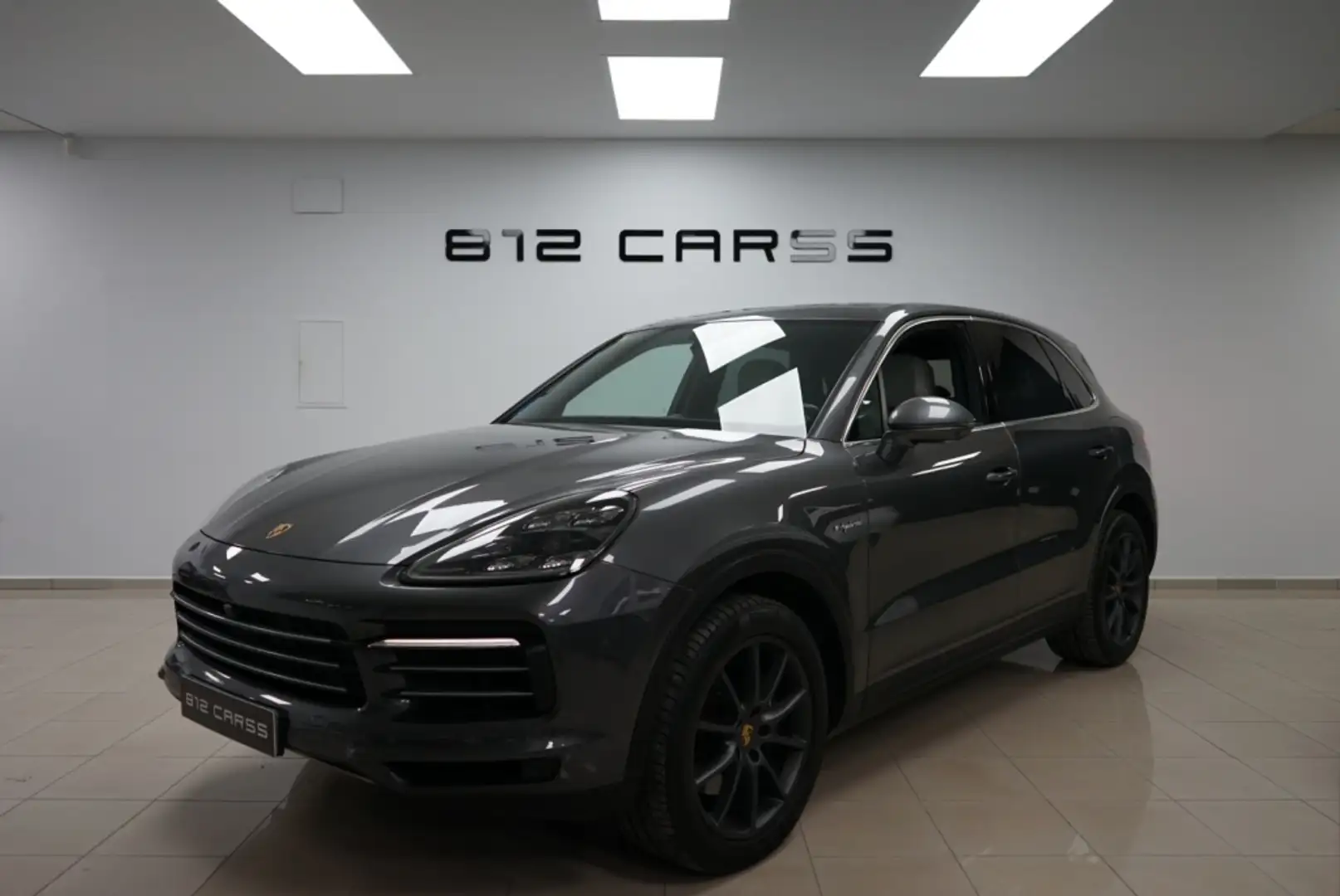 Porsche Cayenne E-Hybrid Aut. Gris - 2
