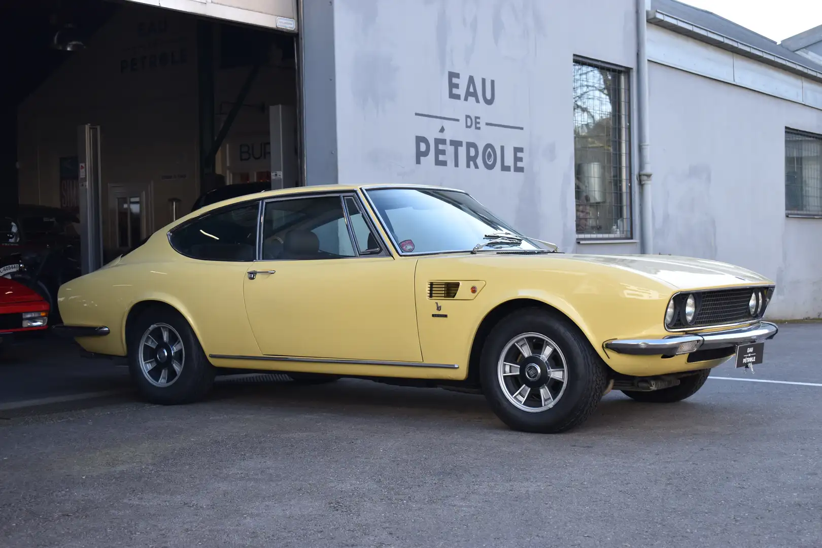 Fiat Dino 2400 Coupe Amarillo - 1