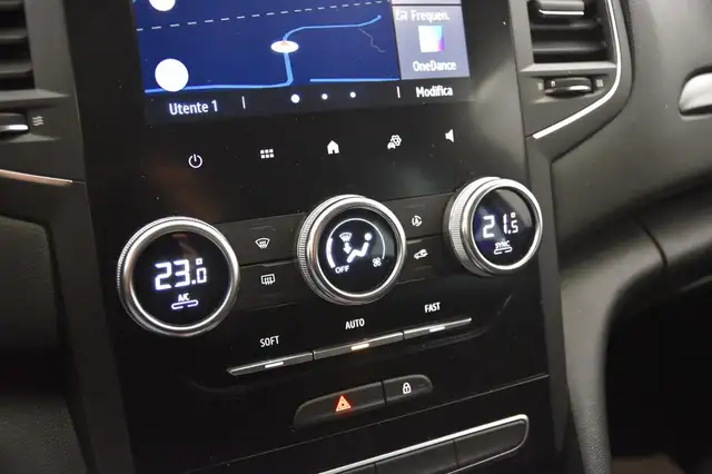 Renault Megane view 10