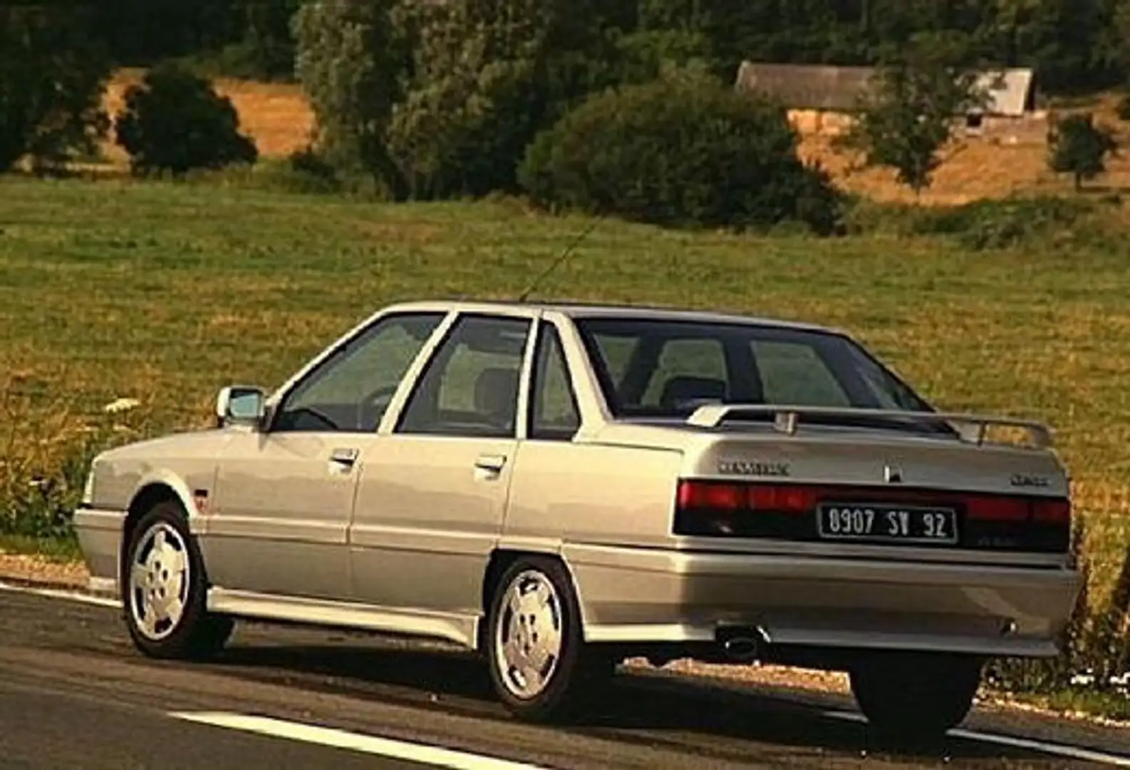 Renault R 21 2.0 Turbo ABS A.A. Negro - 1