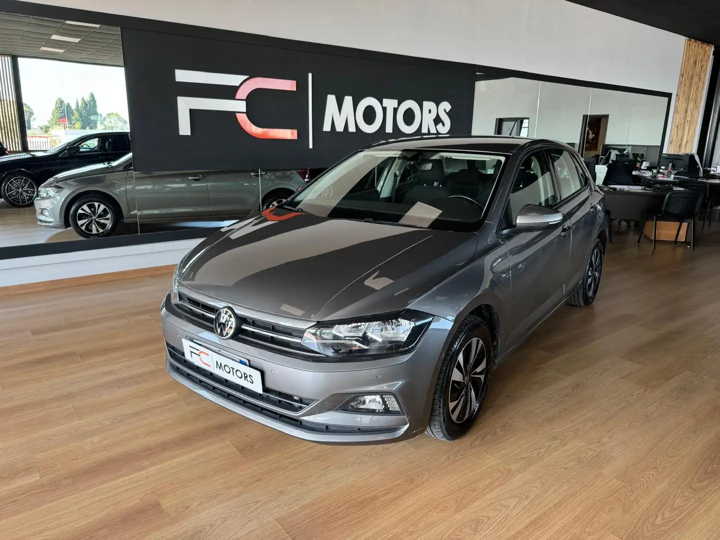 Volkswagen Polo Polo 1.0 tsi dsg Edition Plus Grau - 1