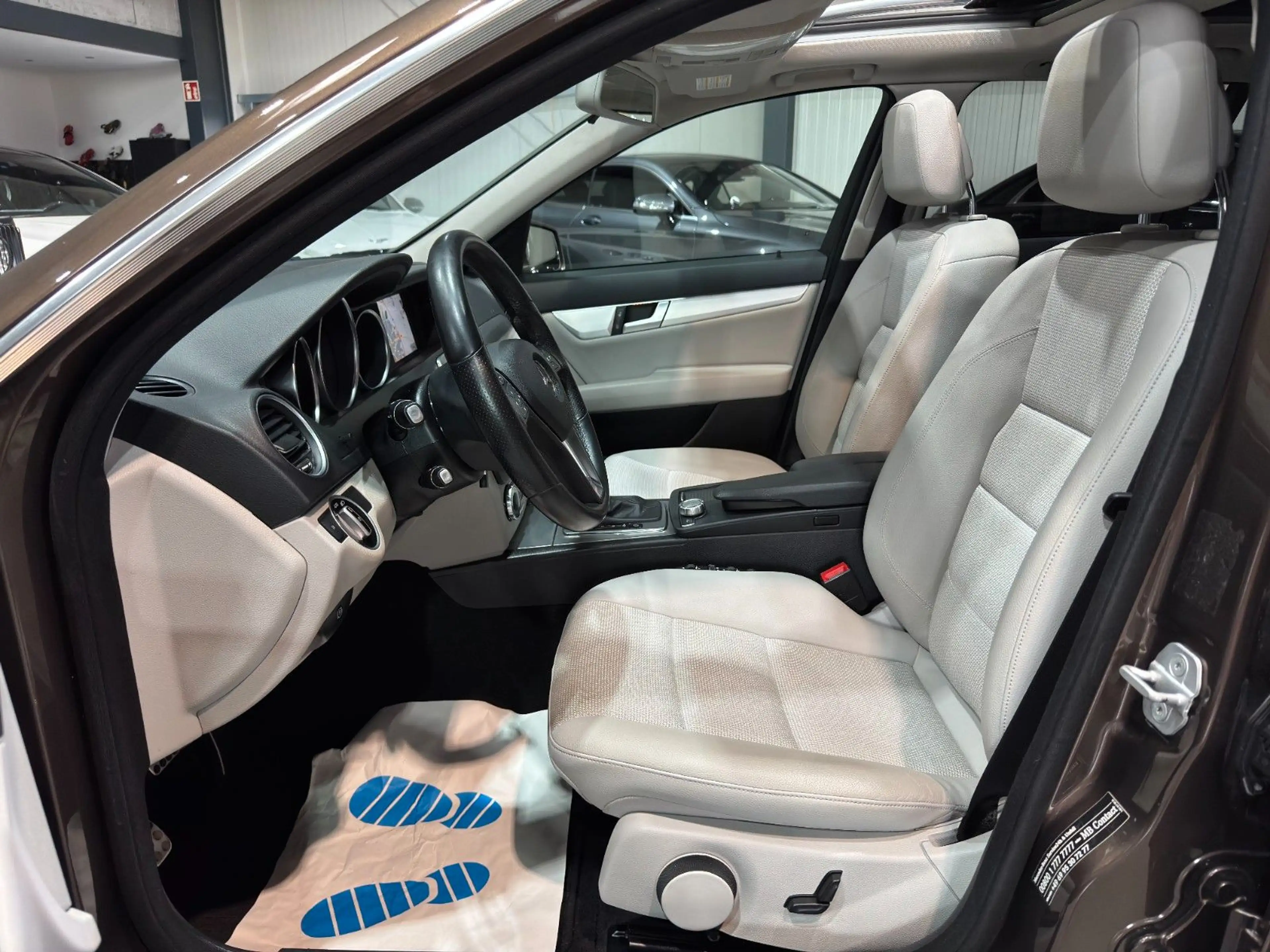 Mercedes-Benz C 250 /T-Modell/CDI/4Matic/PANO/LED/SHZ/NAVI/TEIL — photo 8