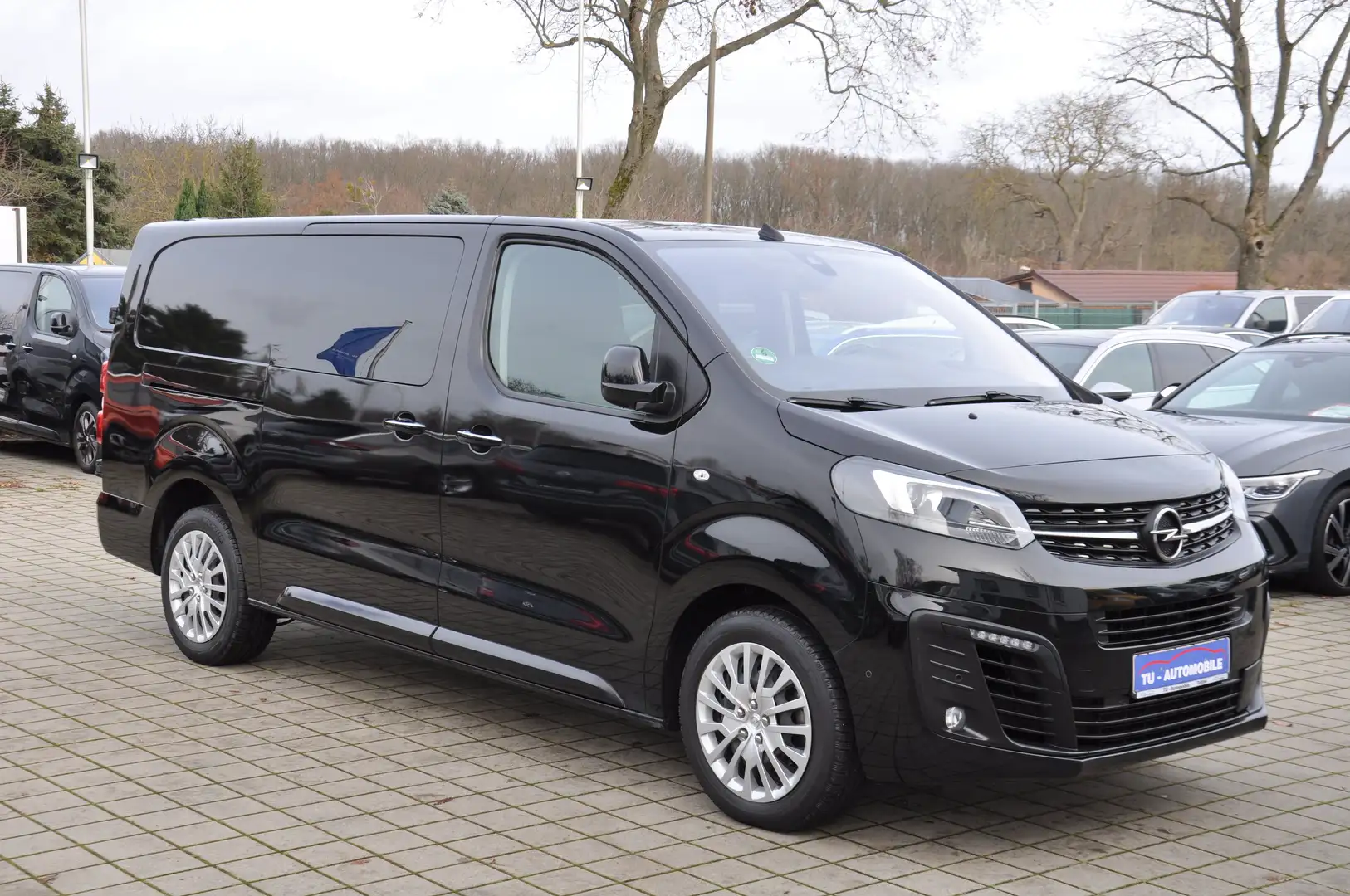 Opel Vivaro Kasten DoKa Elegance L3 Aut. AHK-ACC-STANDH-HUD Schwarz - 1