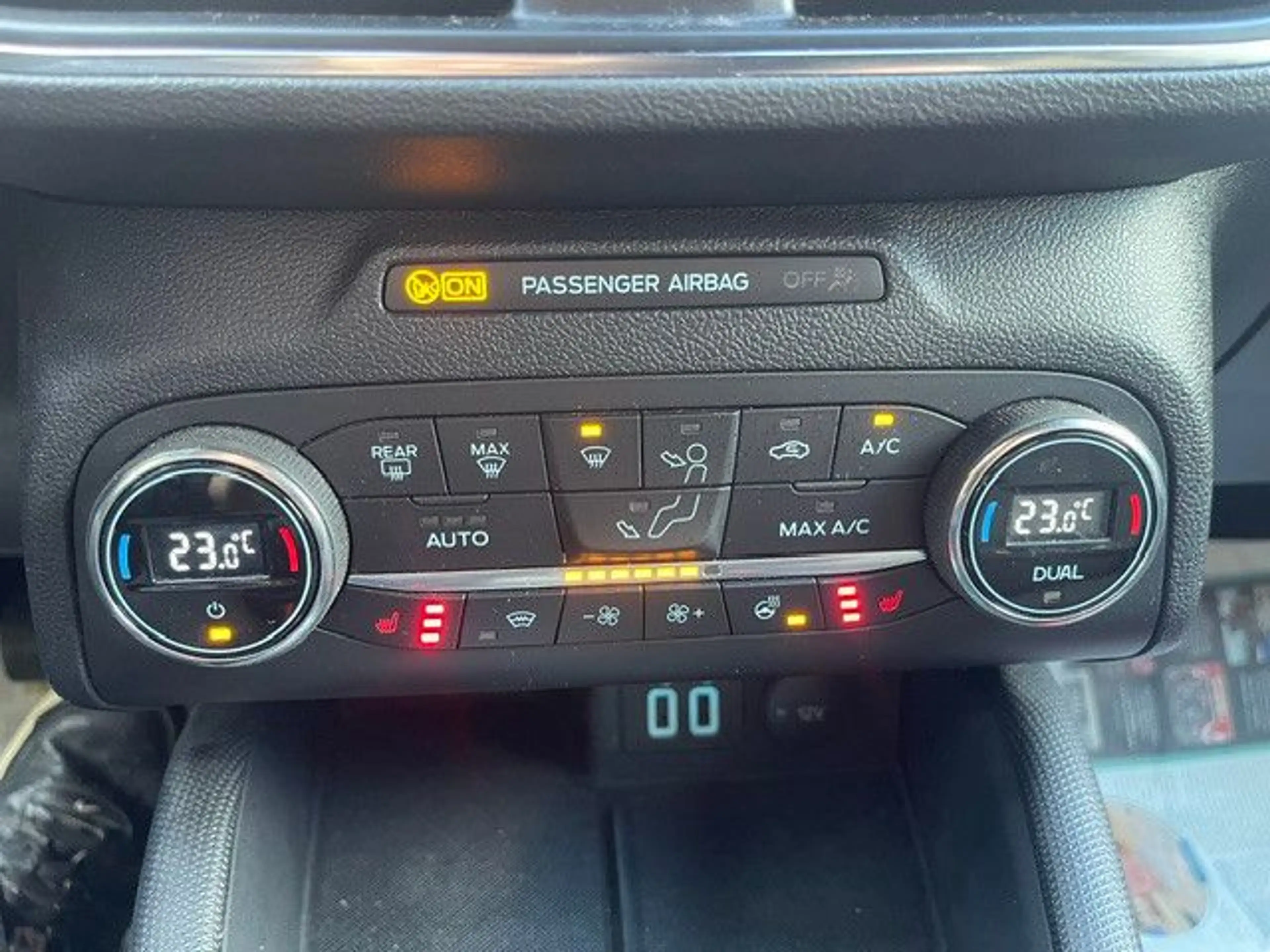 Ford Focus 1,0 92kW Active X Tur. Autom. *HUD*RFK*B&O — photo 13