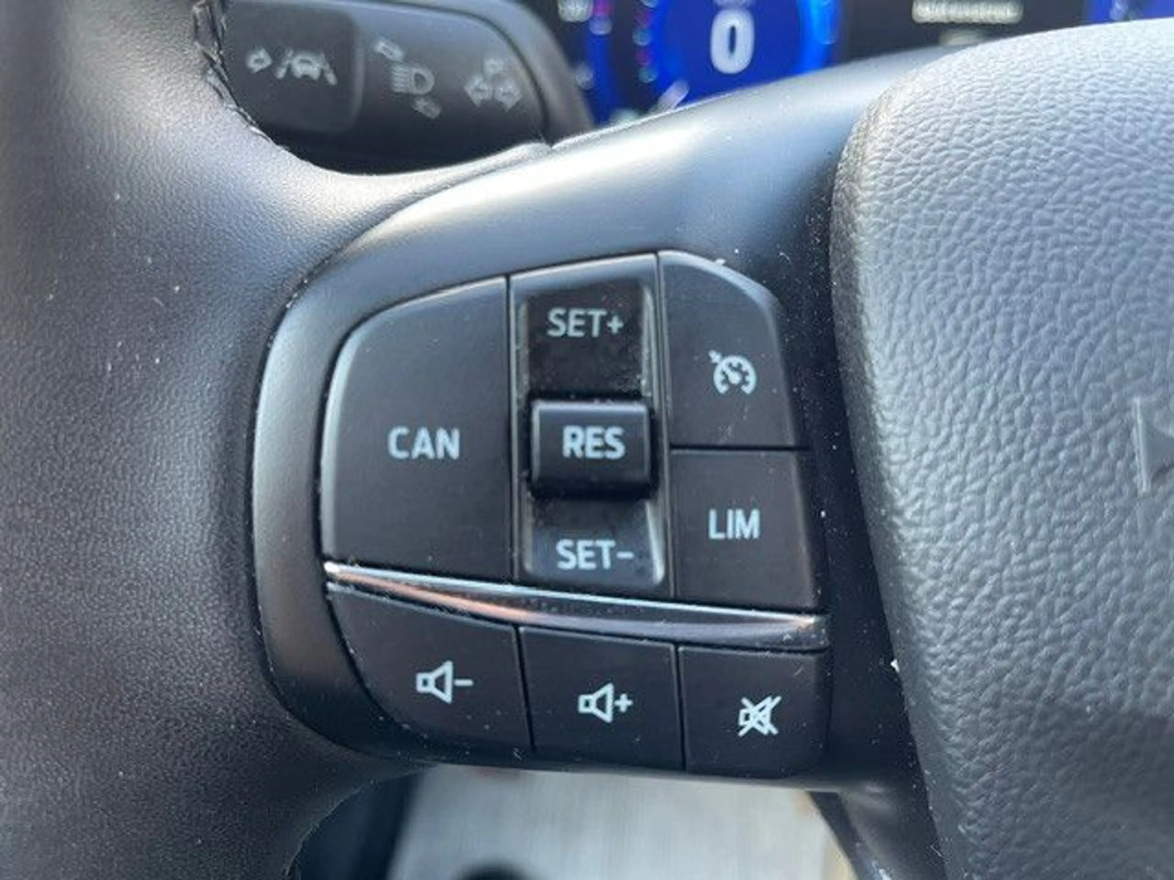 Ford Focus 1,0 92kW Active X Tur. Autom. *HUD*RFK*B&O — photo 10