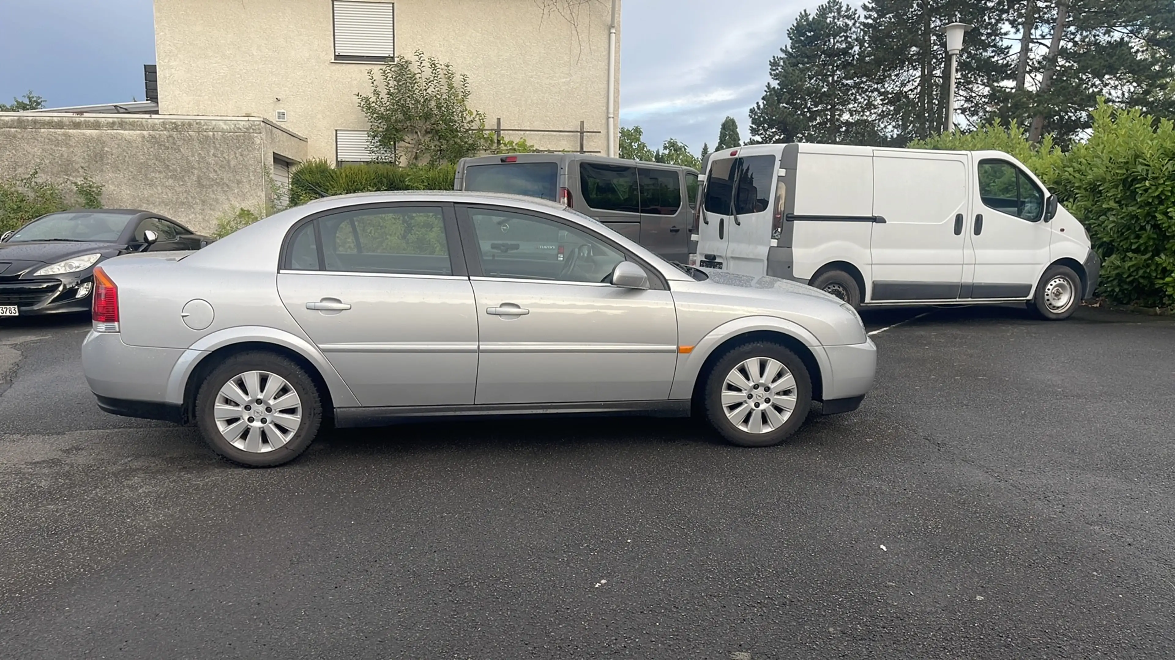 Opel Vectra 2.2 Elegance Klimaautomatik Allwetterreifen — photo 3