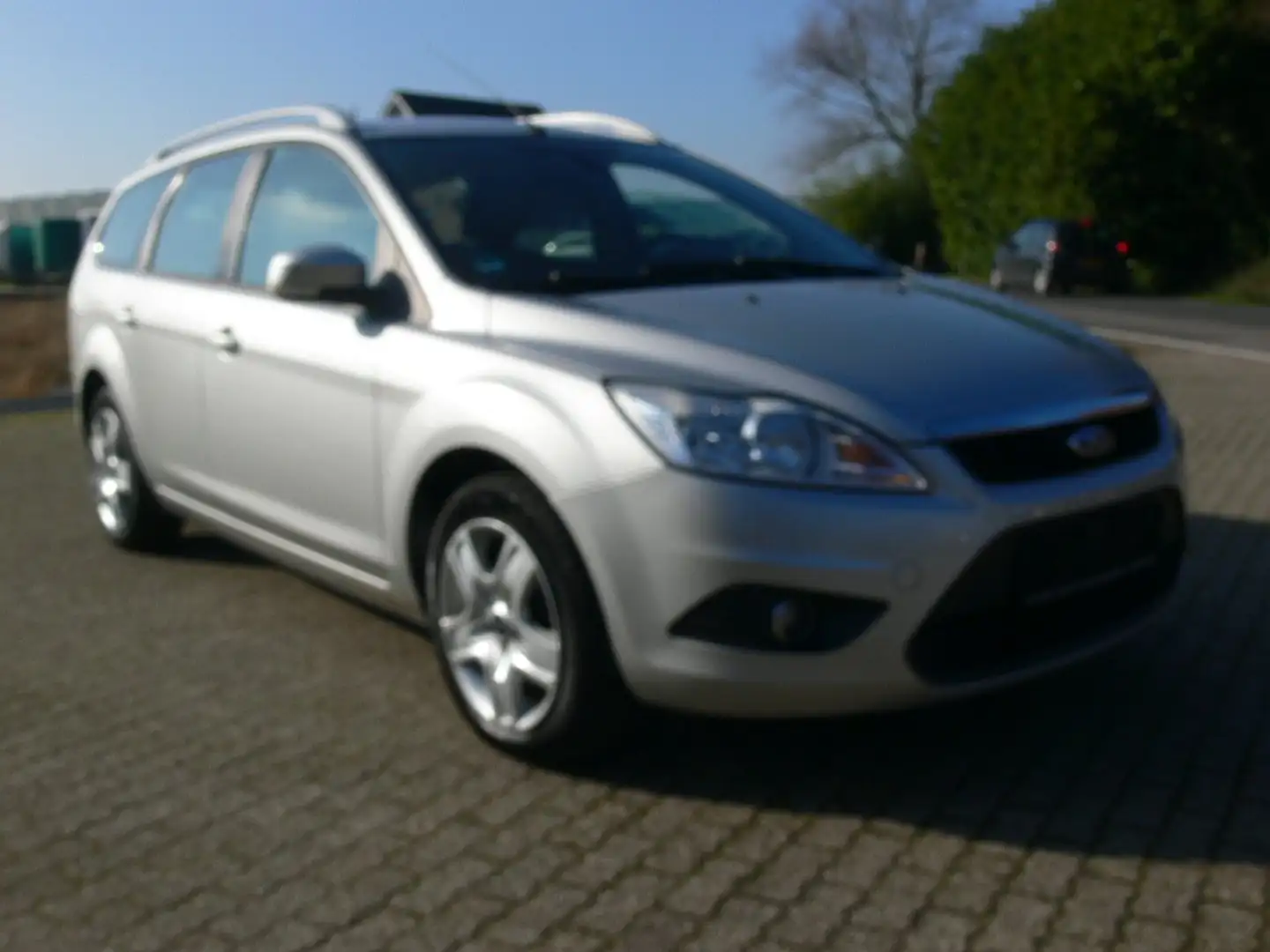 Ford Focus Style+ Turnier (CB4) Silver - 1