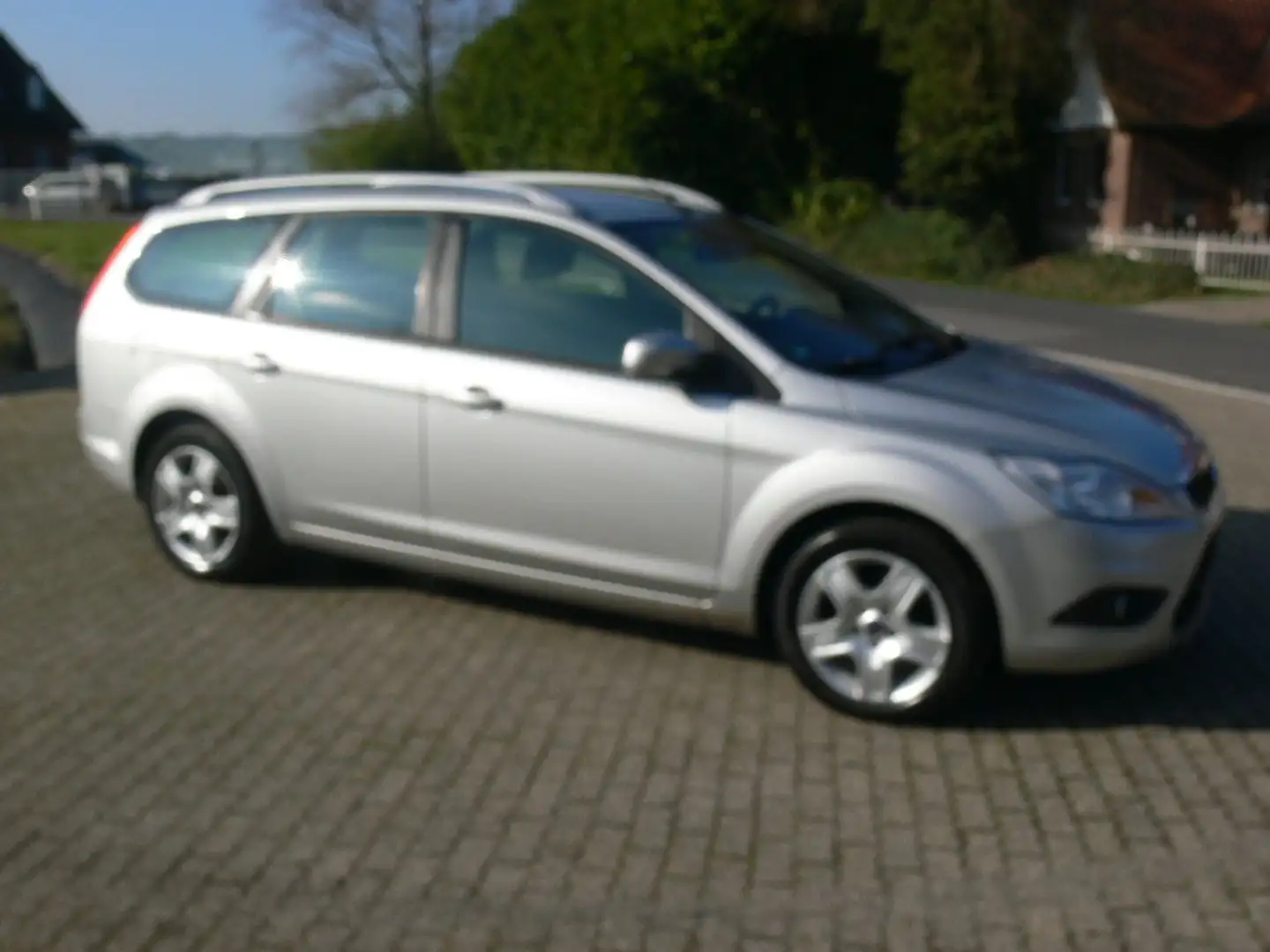 Ford Focus Style+ Turnier (CB4) Srebrny - 2