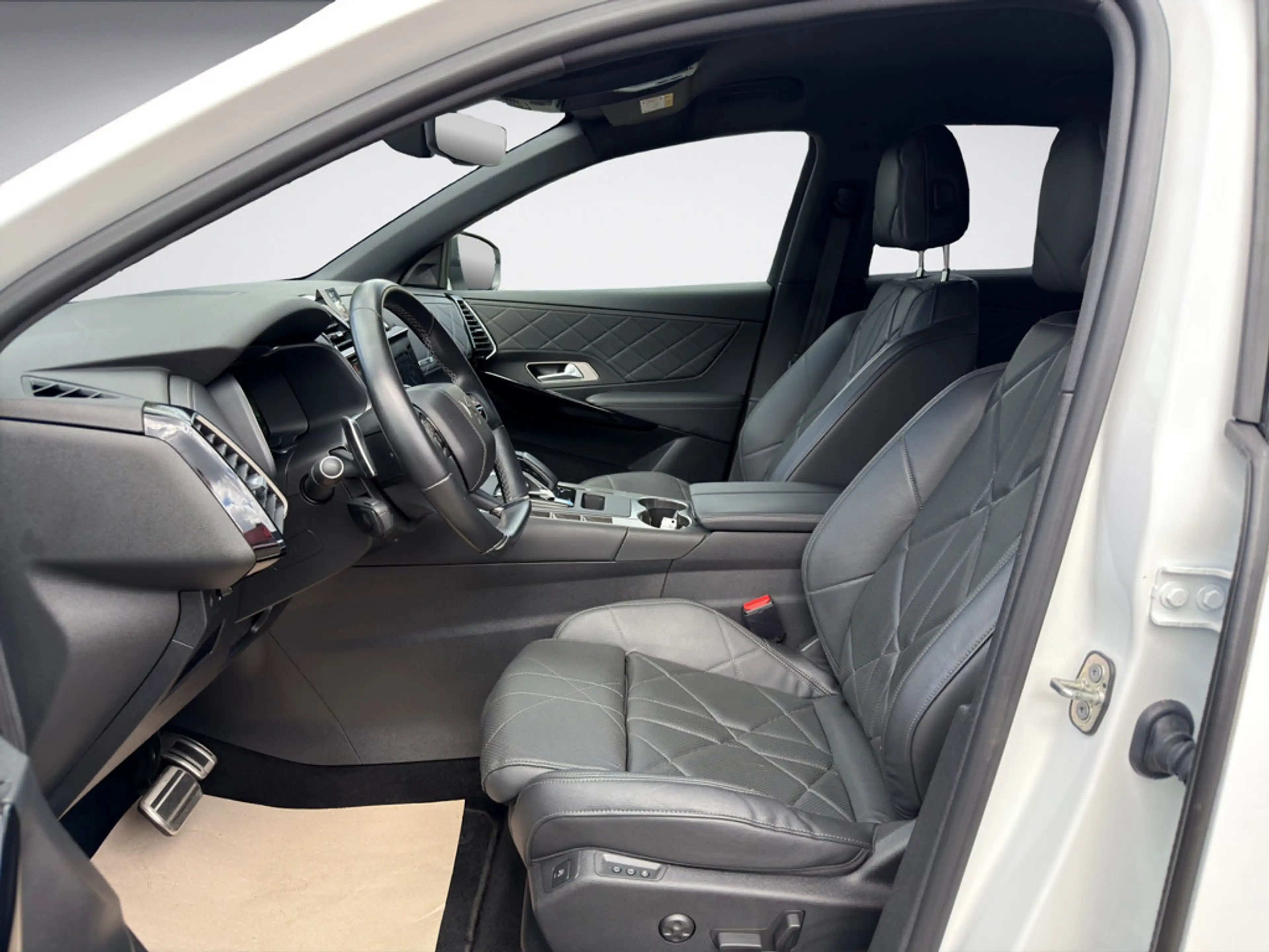 DS Automobiles DS 7 1.6 E-Tense 225 Rivoli STANDHZ SHZ LEDER — photo 9