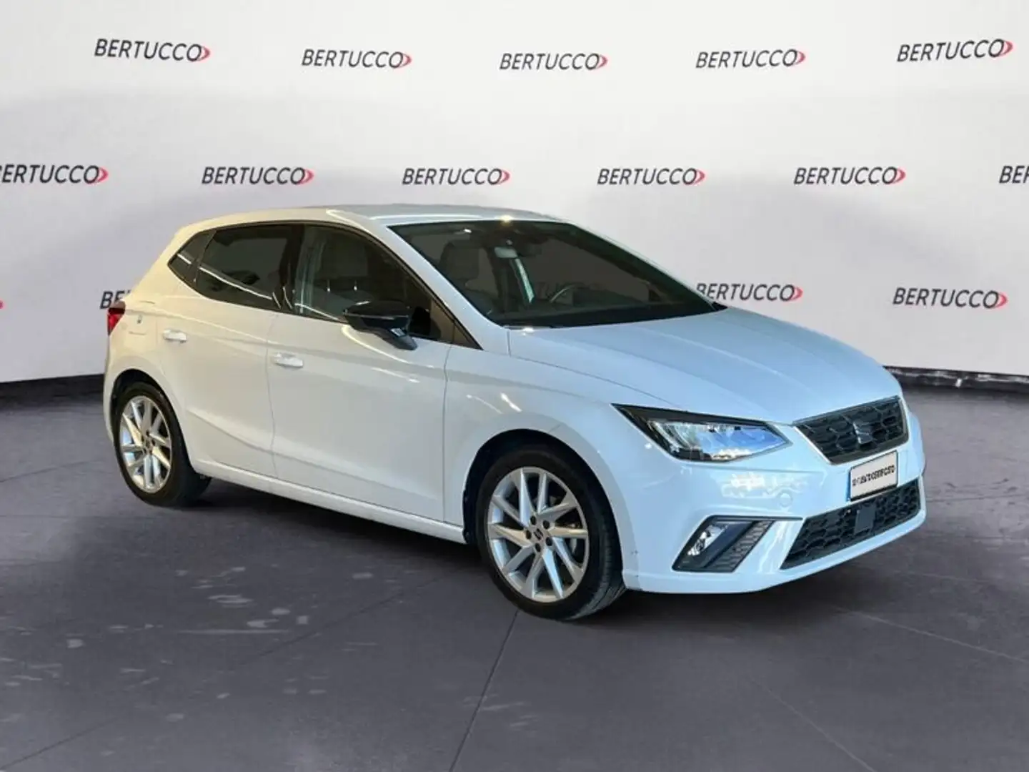 SEAT Ibiza 1.0 EcoTSI 95 CV 5 porte FR Bianco - 1