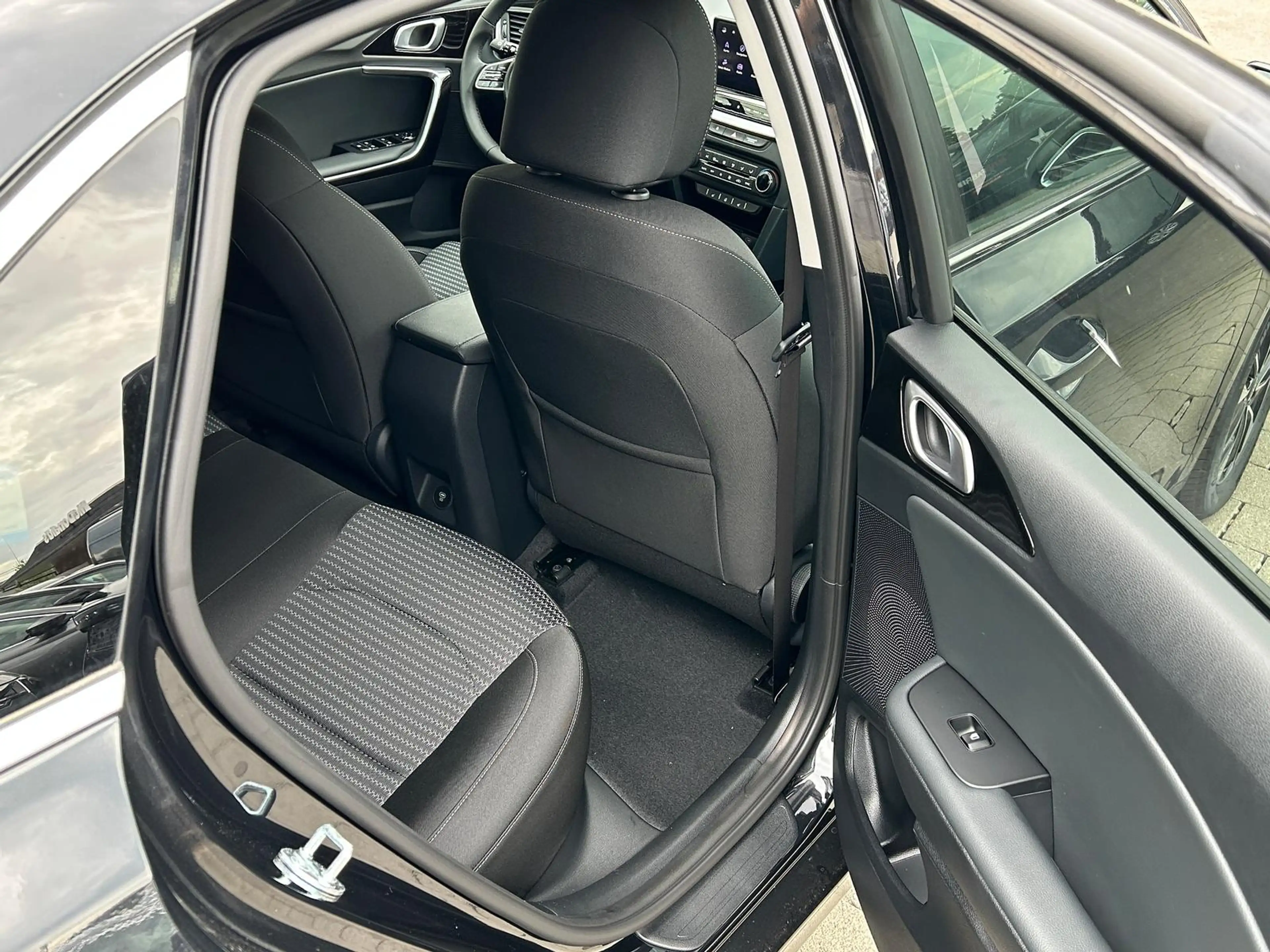 Kia Ceed / cee'd 1.5 T-GDi, DCT Android Auto*Navi*WinterPak*Klimaau — photo 14