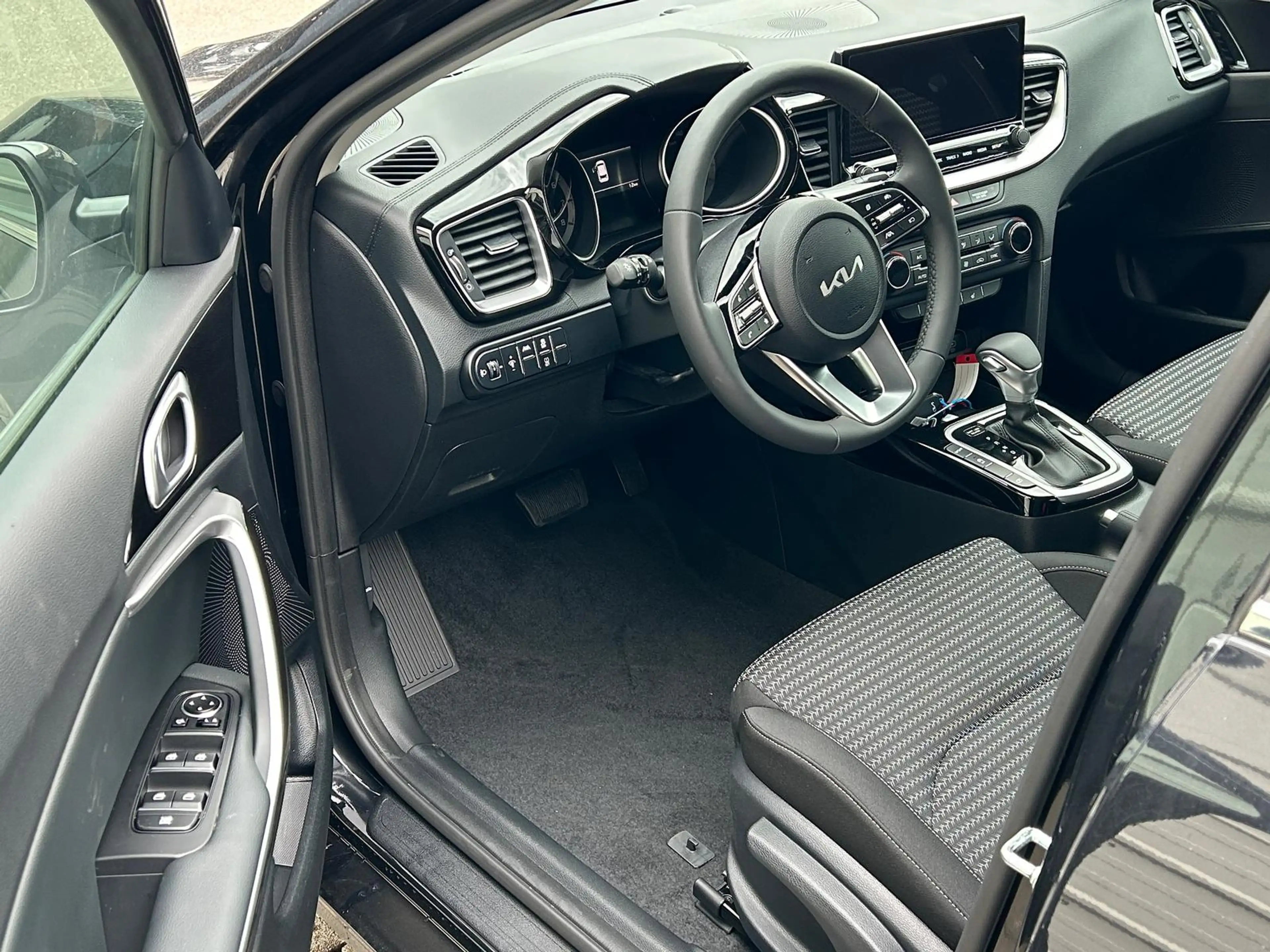 Kia Ceed / cee'd 1.5 T-GDi, DCT Android Auto*Navi*WinterPak*Klimaau — photo 7