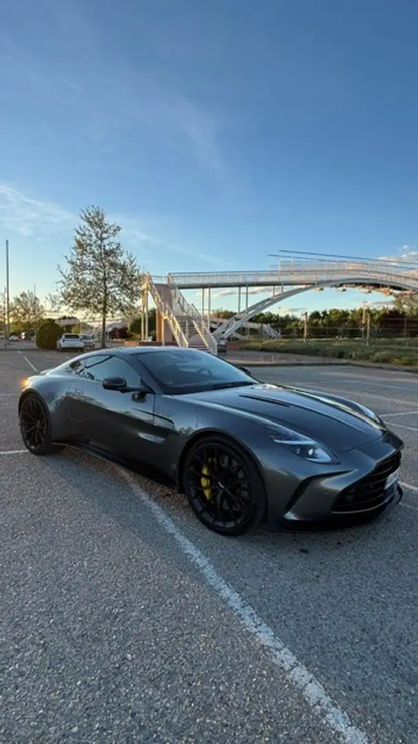 Aston Martin Vantage Deportivo Automático de 2 Puertas Gris - 2