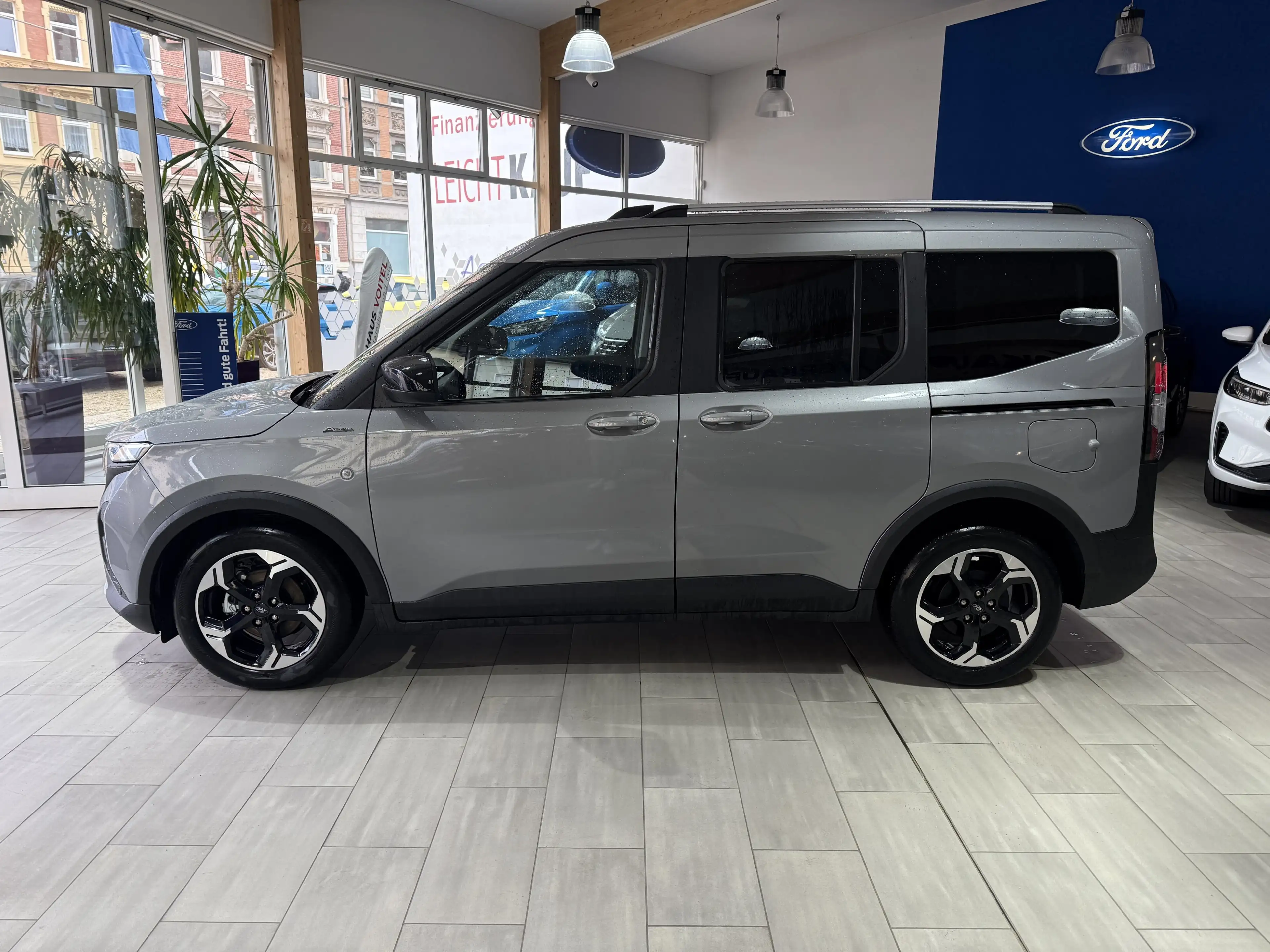 Ford Tourneo Courier Active Automatik / Winter-Paket — photo 8