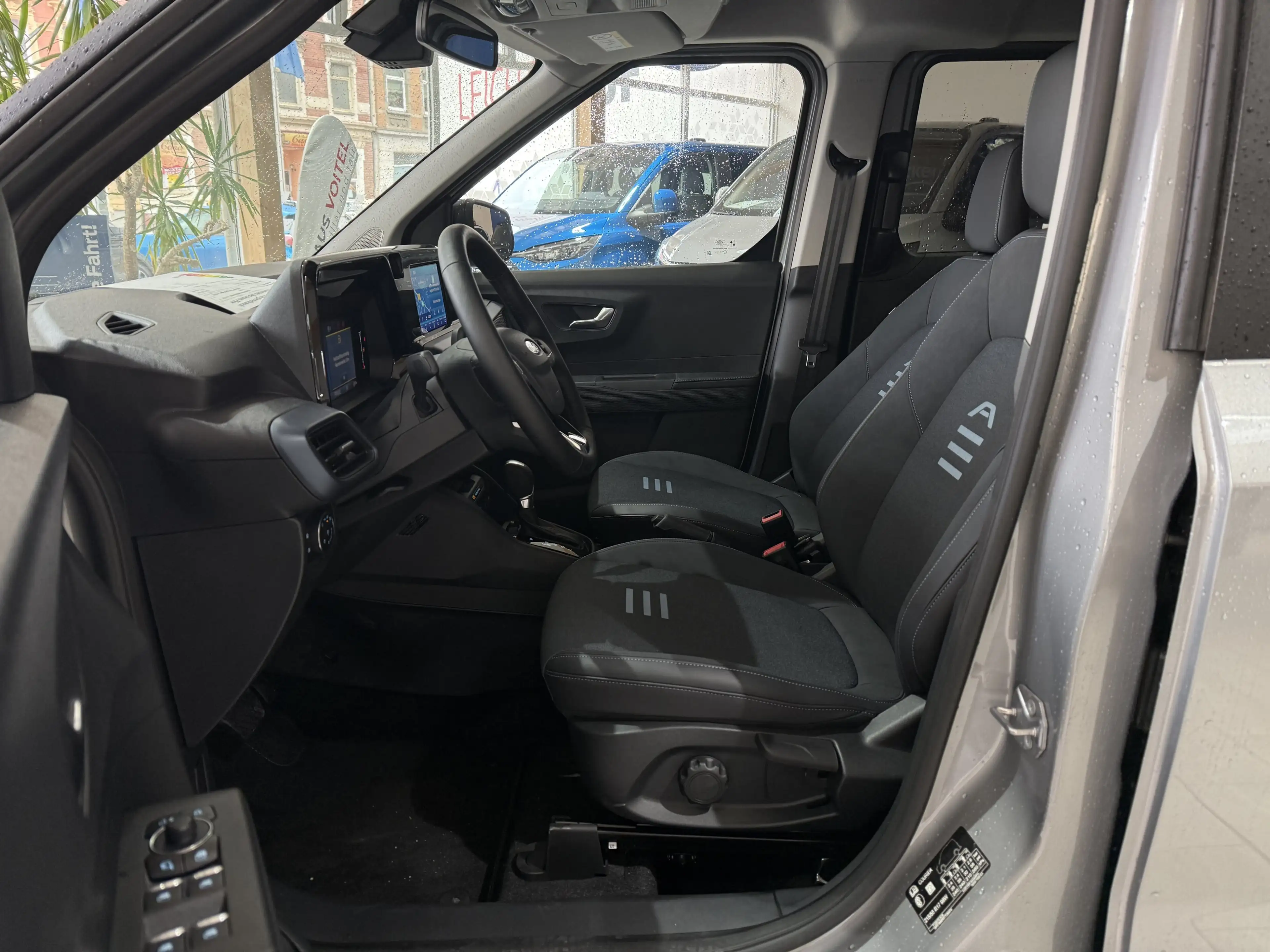 Ford Tourneo Courier Active Automatik / Winter-Paket — photo 10