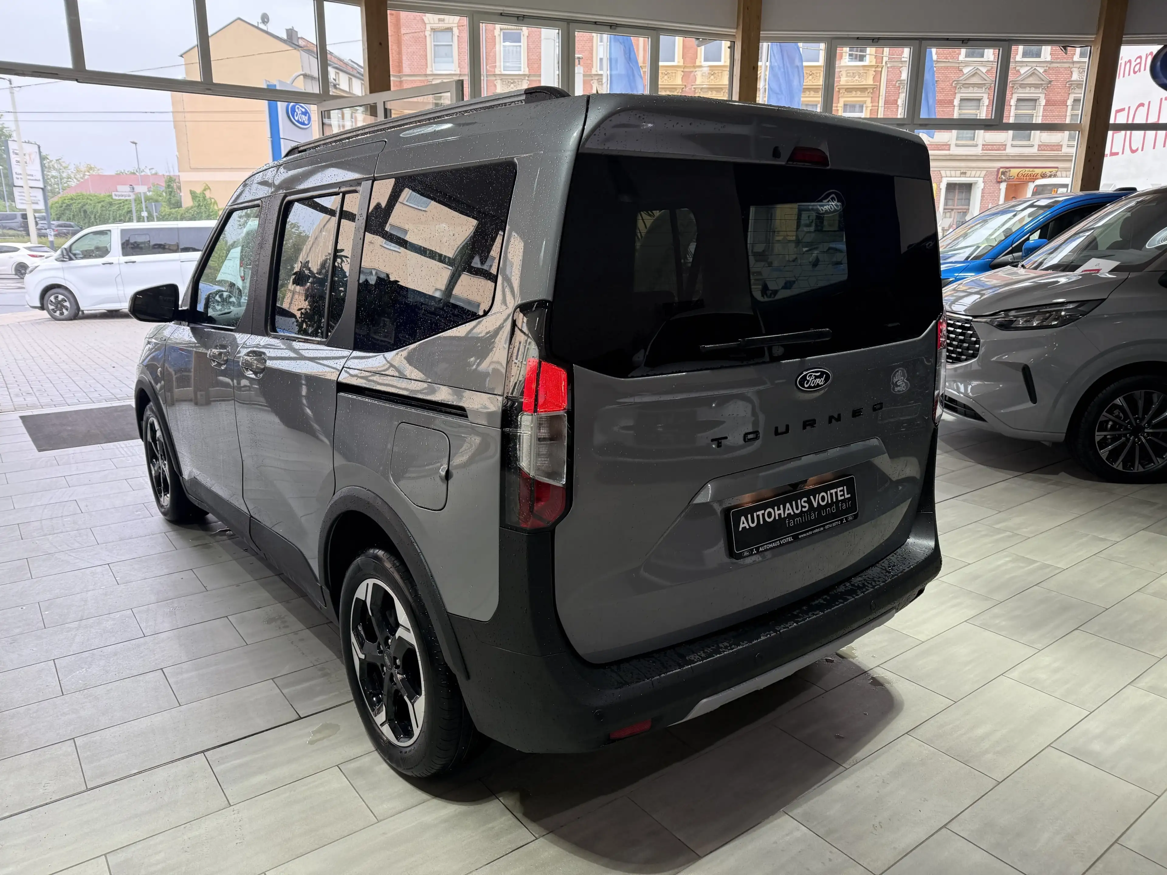 Ford Tourneo Courier Active Automatik / Winter-Paket — photo 7