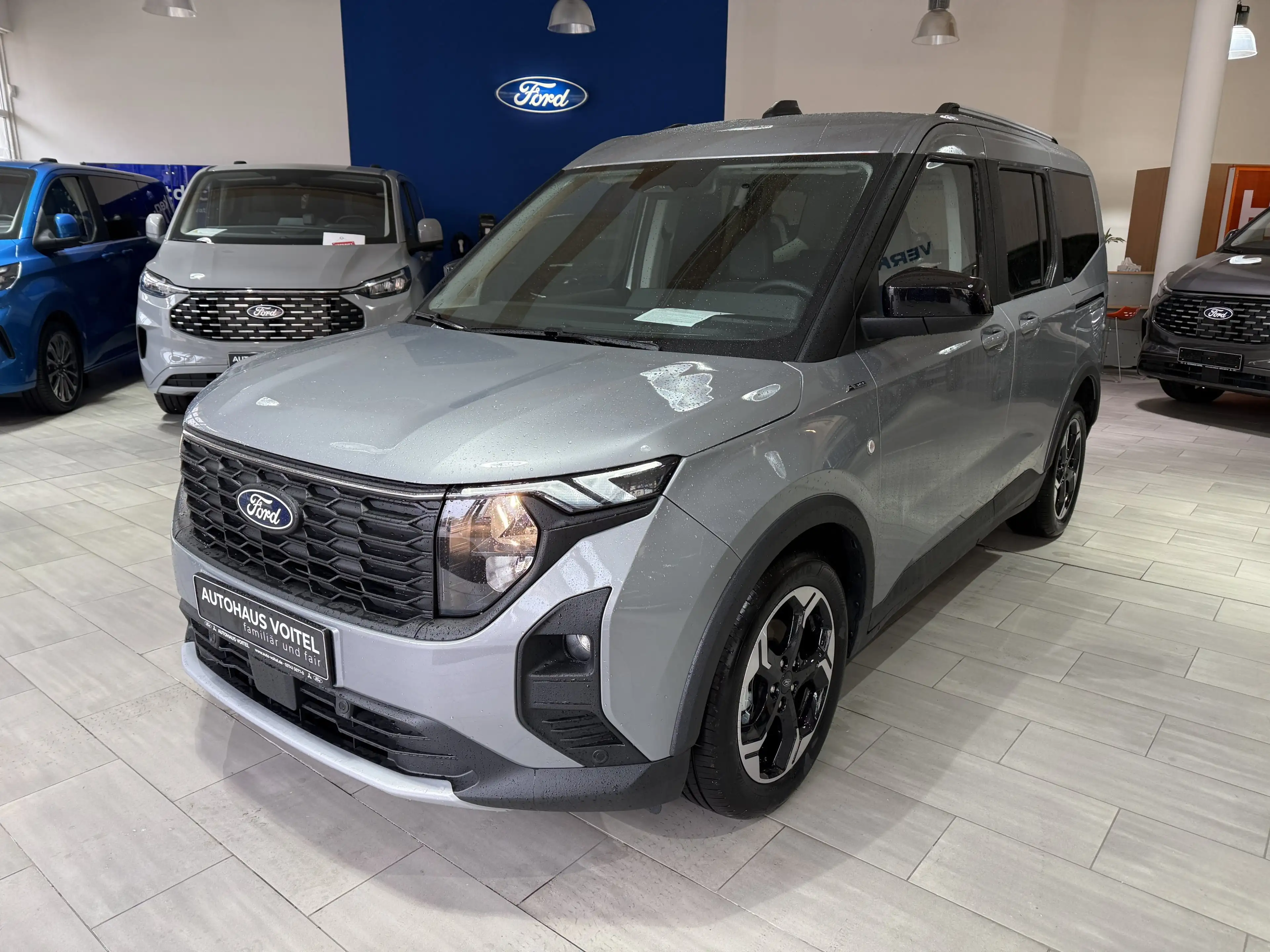 Ford Tourneo Courier Active Automatik / Winter-Paket