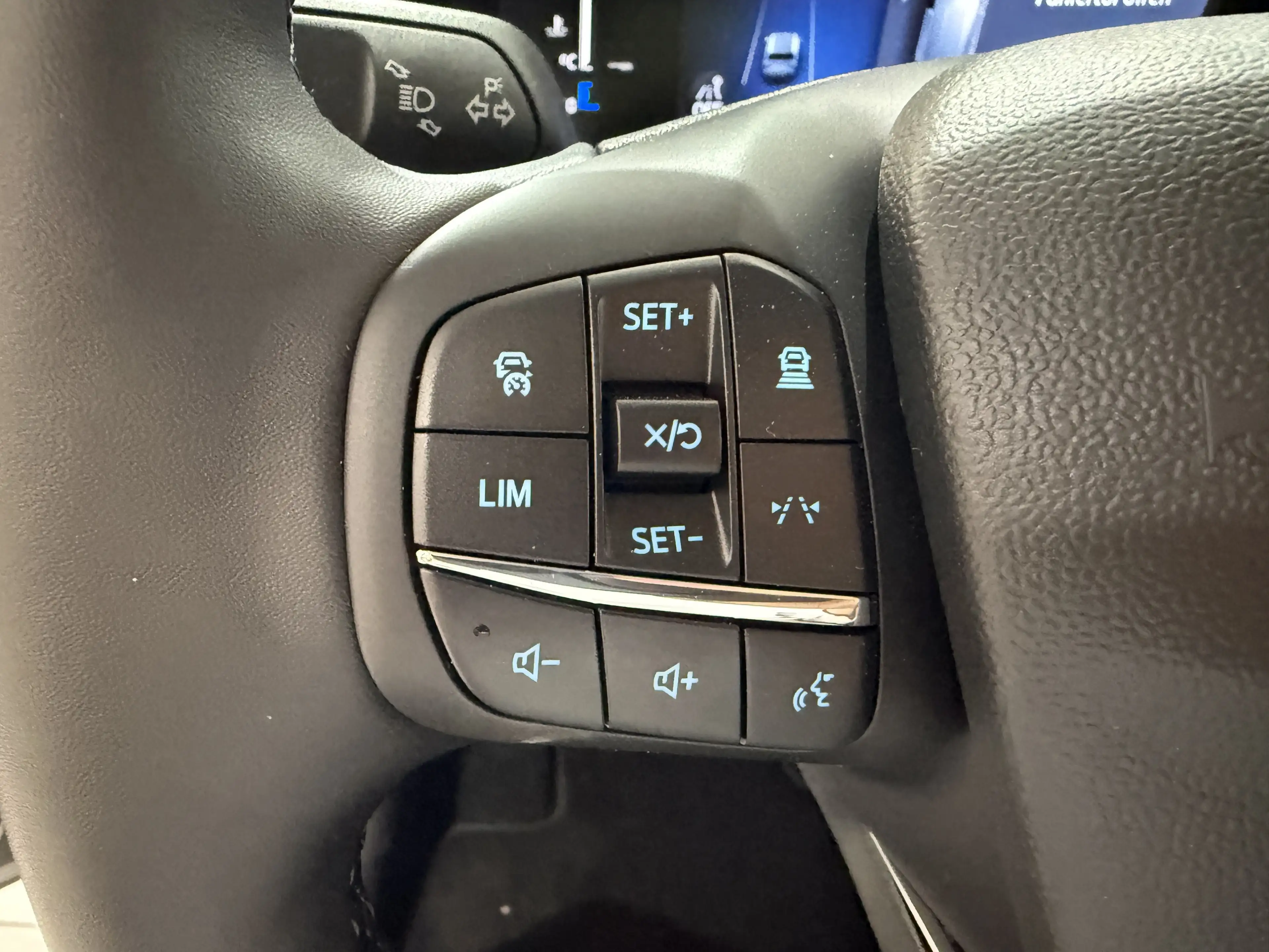 Ford Tourneo Courier Active Automatik / Winter-Paket — photo 13