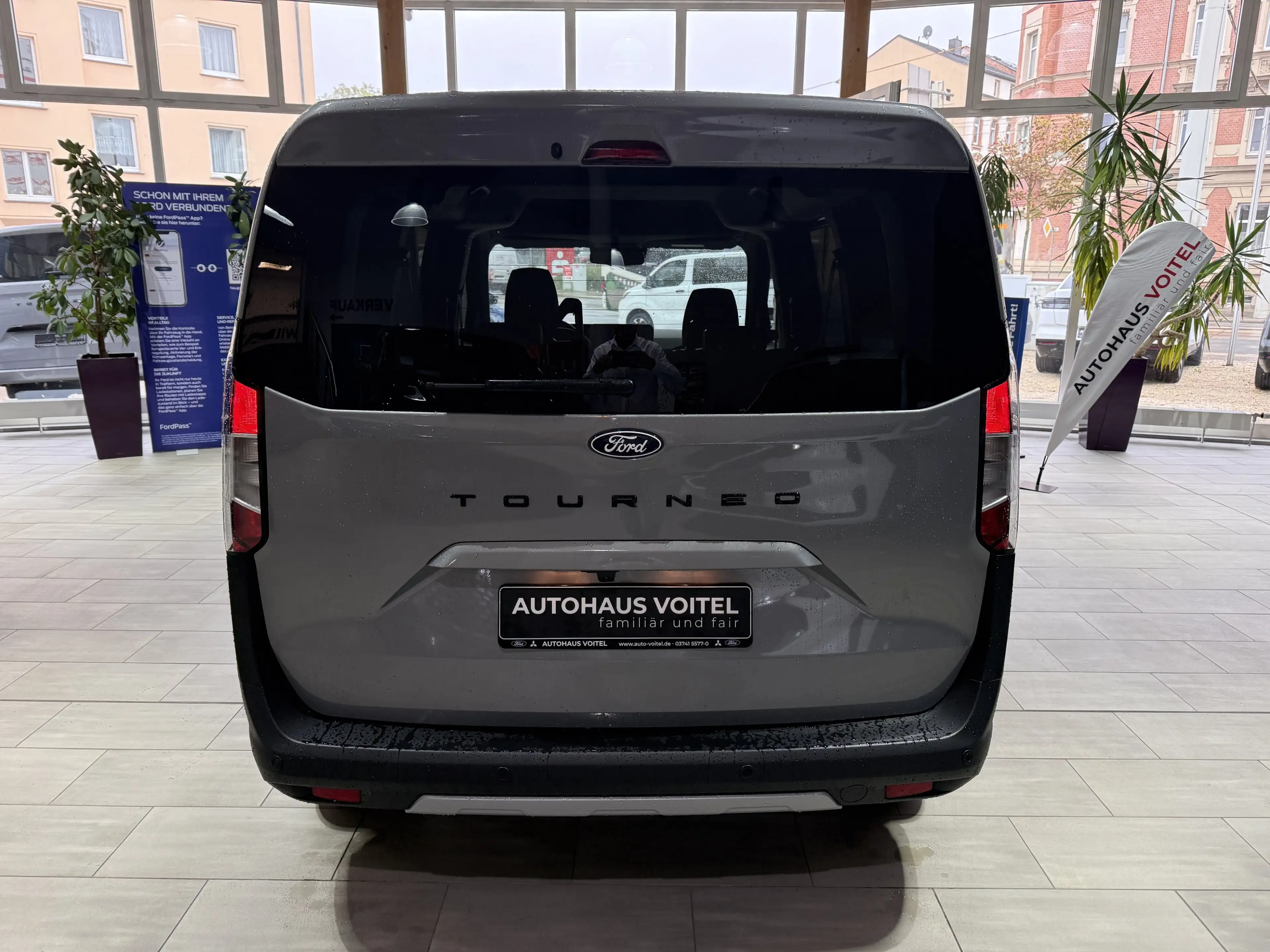 Ford Tourneo Courier Active Automatik / Winter-Paket — photo 6