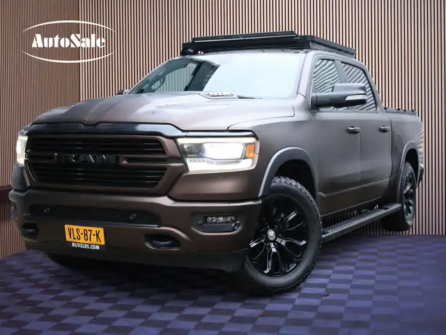 Dodge RAM 1500 5.7 V8 4x4 Crew Cab Laramie LED THAAK CARPLAY