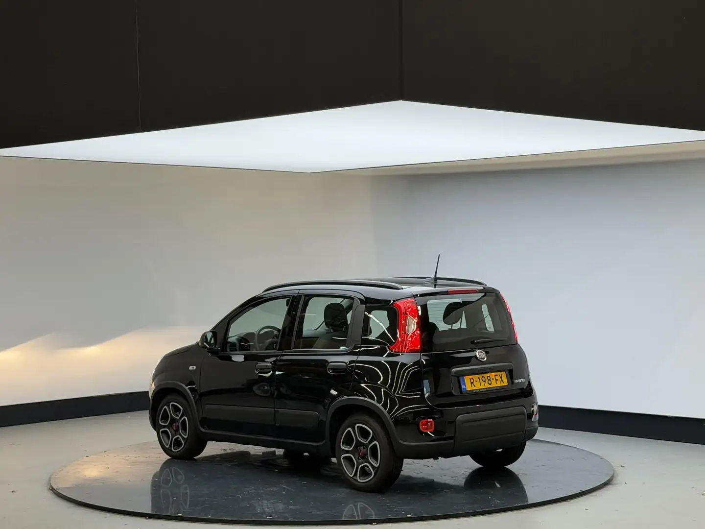 Fiat Panda 1.0 Hybrid City Life 18.000 km! | Hoge instap | LM Zwart - 2