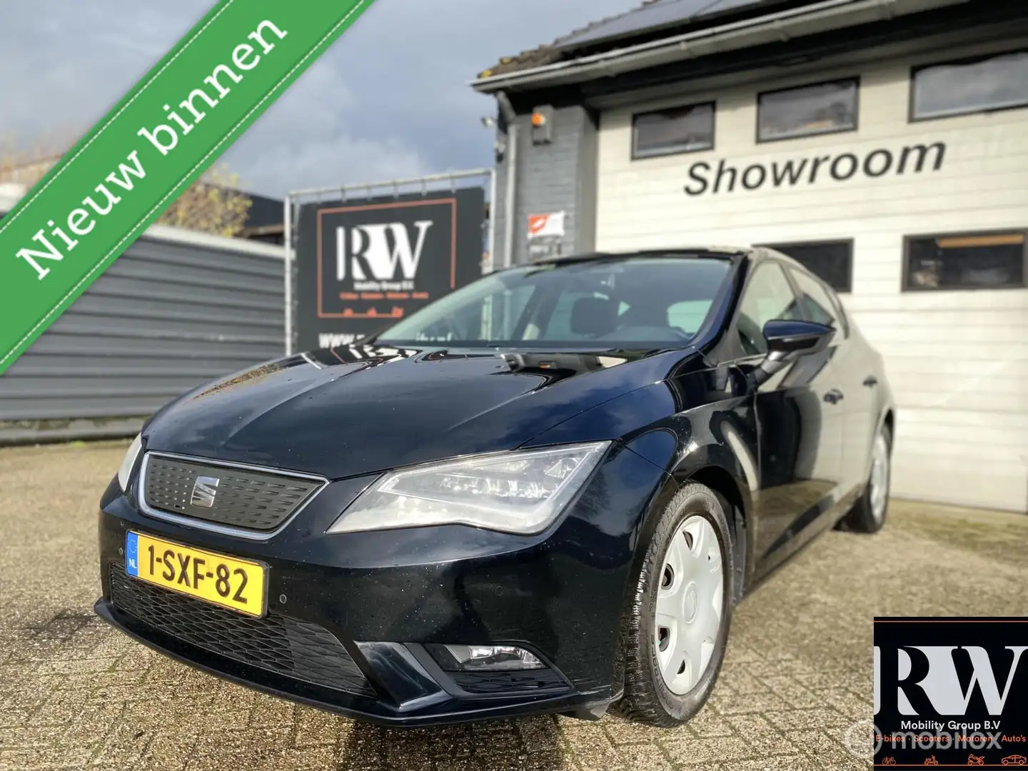 SEAT Leon 1.6 TDI Style Ecomotive Trekhaak, Navi, PDC,NAP Zwart - 1