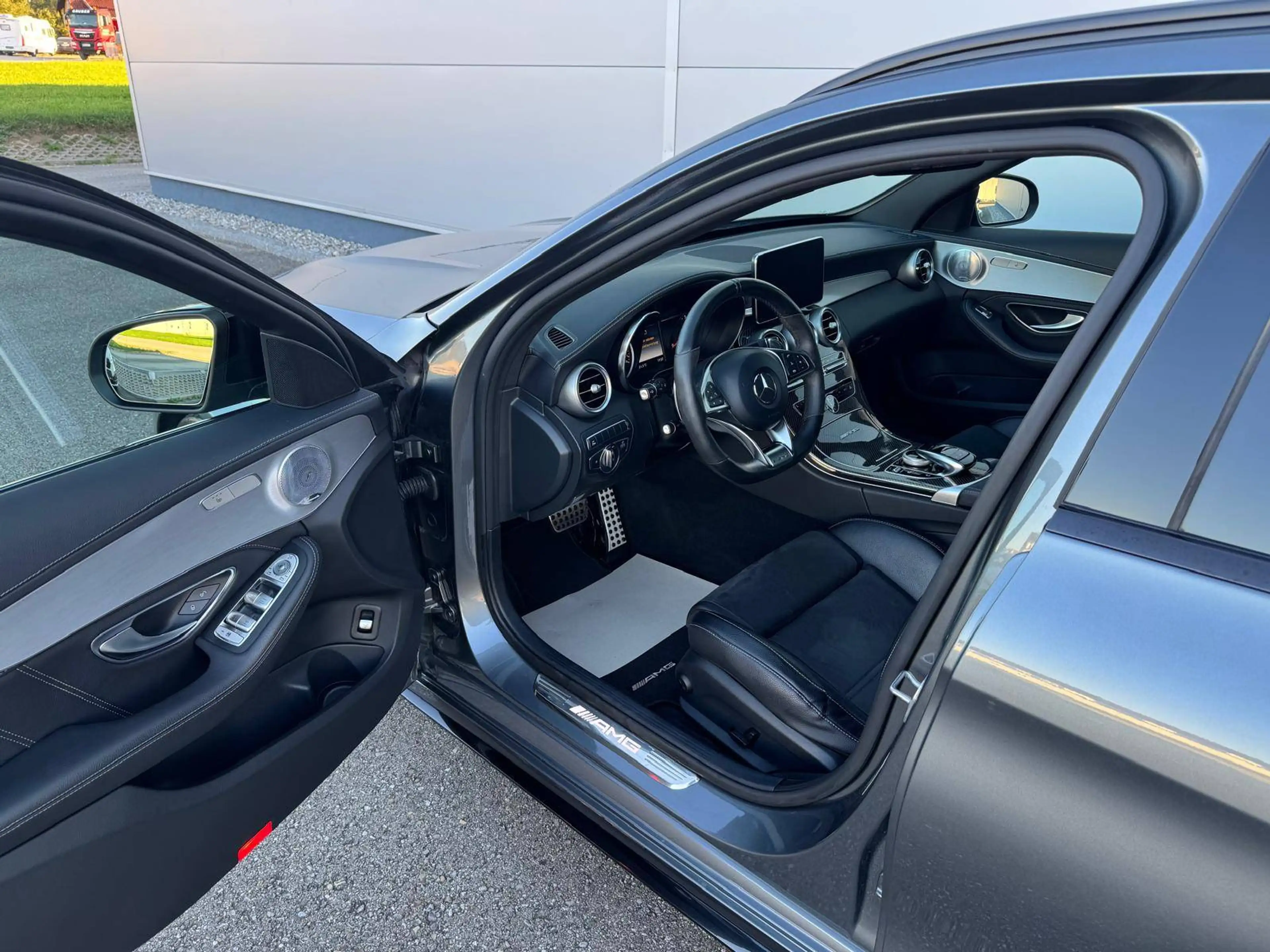 Mercedes-Benz C 63 AMG C 63 S AMG **BURMESTER**PERFORMANCE SITZE** — photo 9