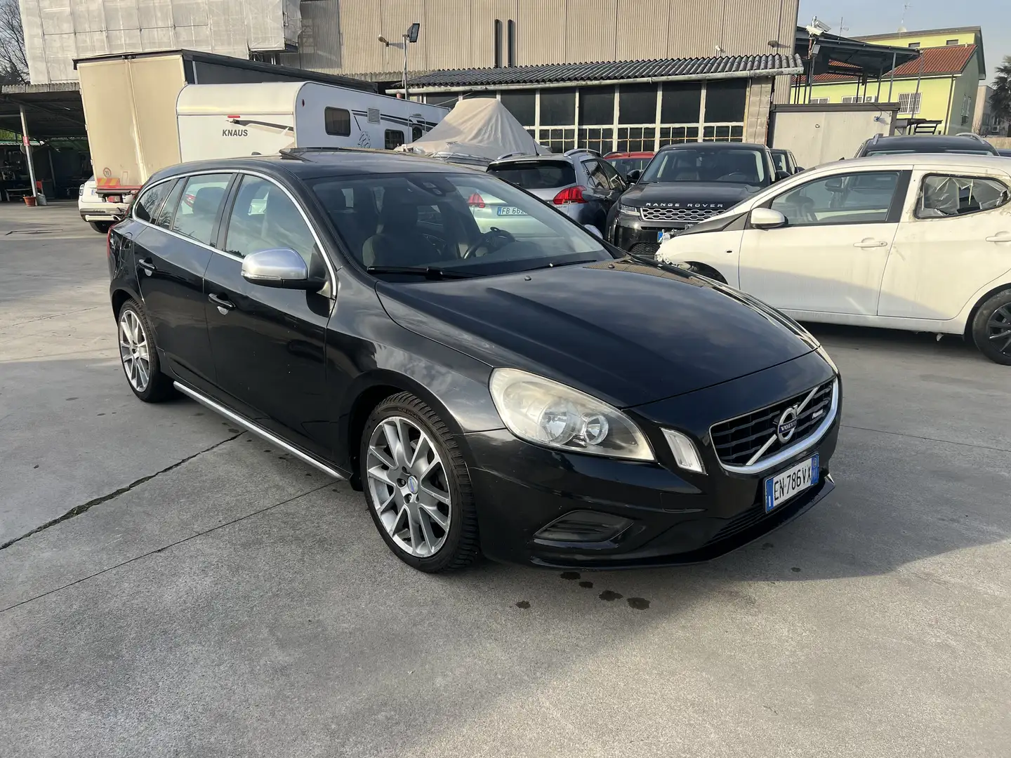 Volvo V60 2.0 d4 R-design - 1