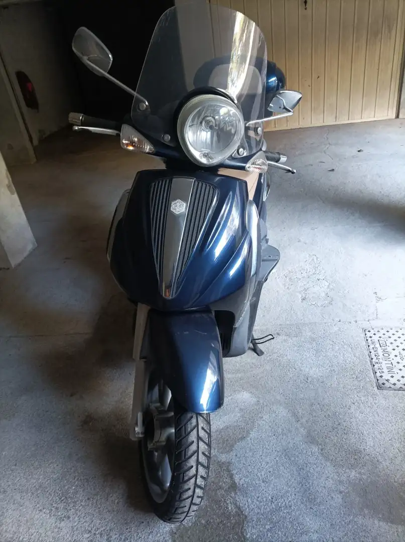 Piaggio Beverly 250 tourer Modrá - 2