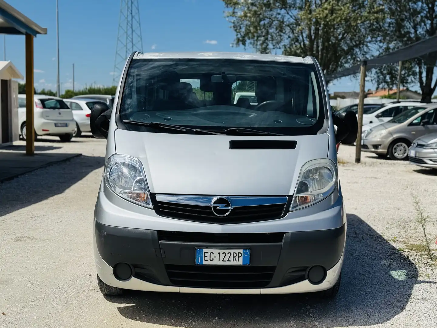 Opel Vivaro 2.0 diesel 2011 9 posti con clima - 2
