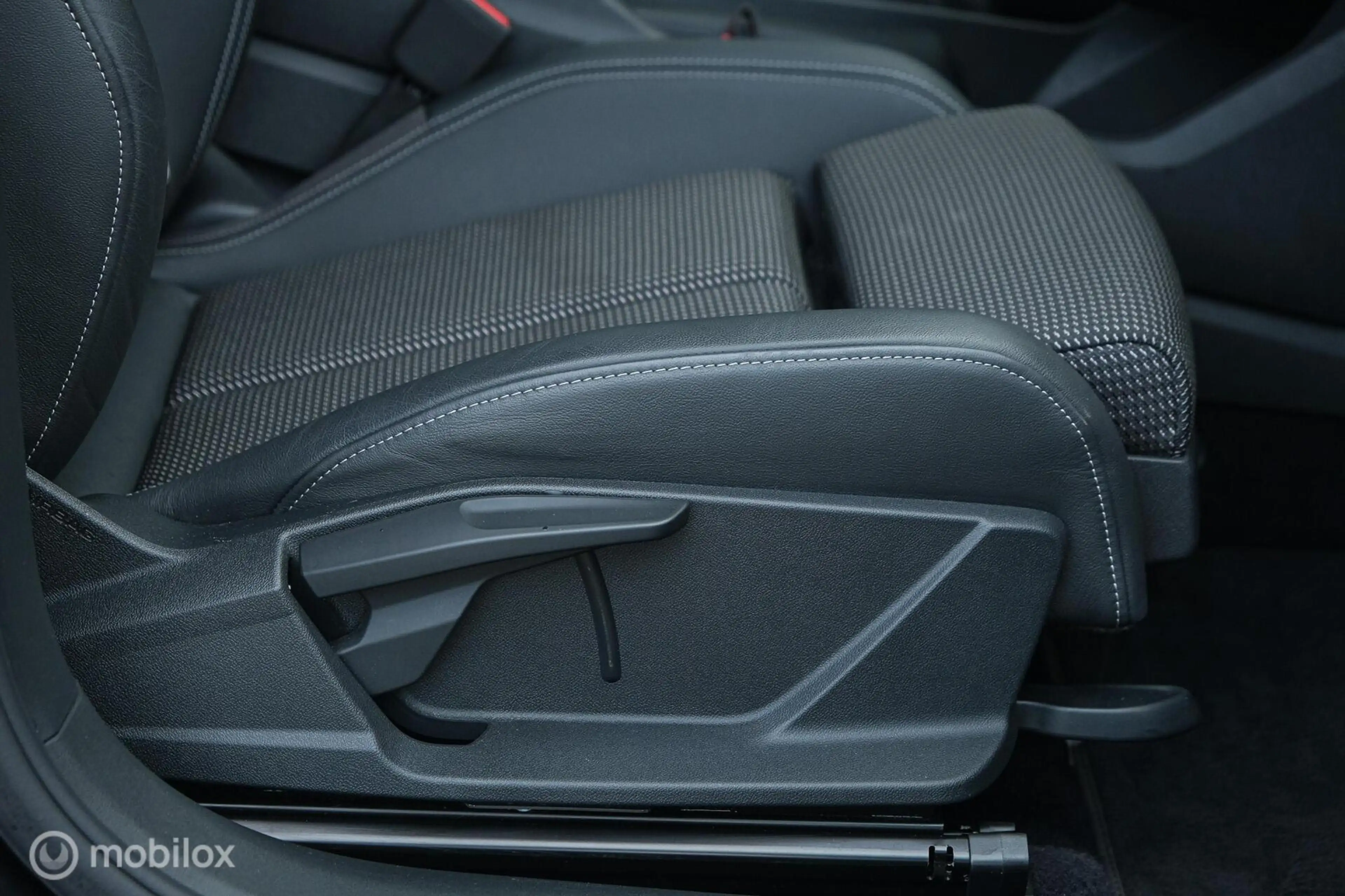 Audi Q4 e-tron 35 Advanced edition S-line 55 kWh | Stoelverwarmin — photo 10