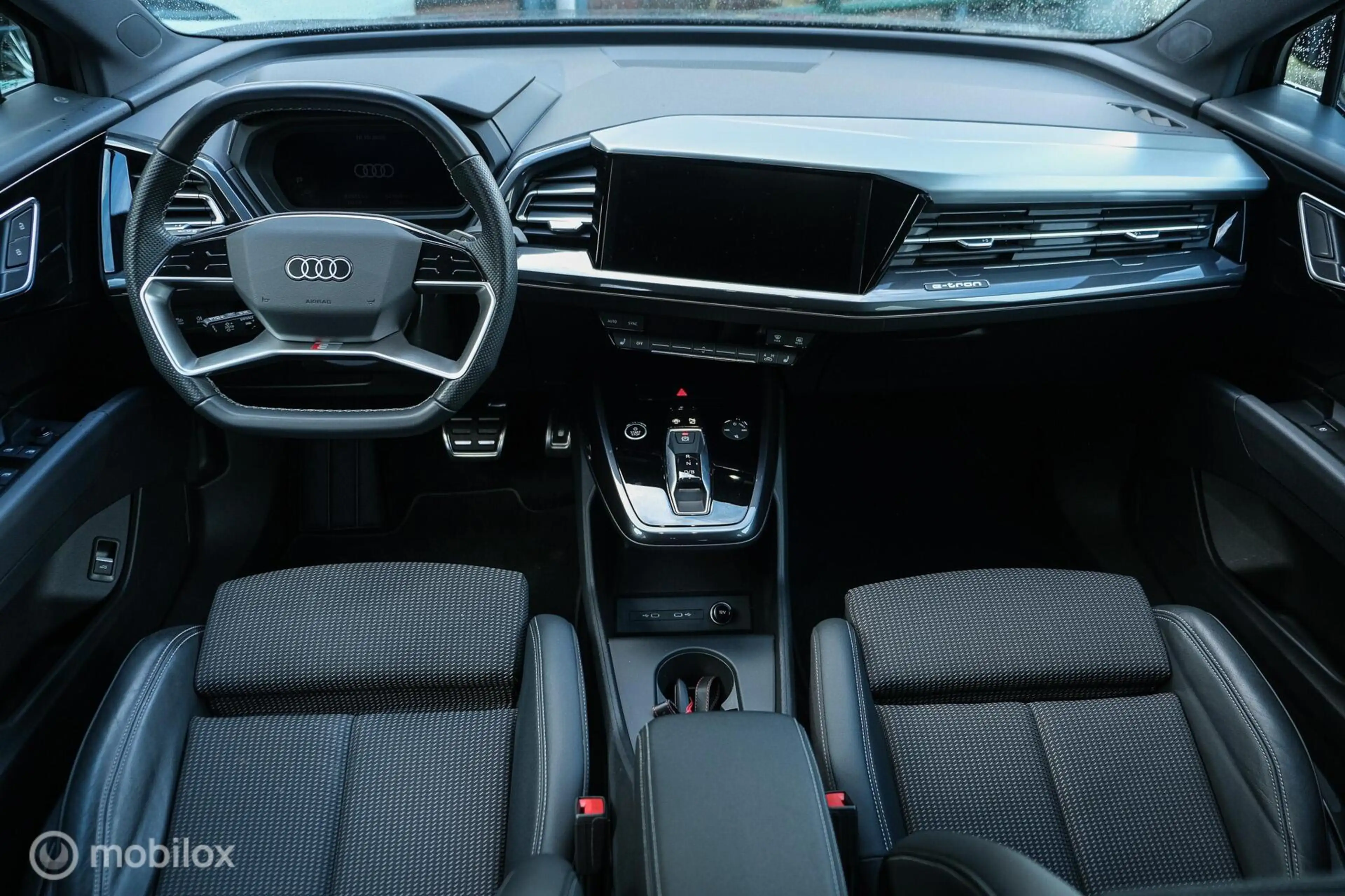 Audi Q4 e-tron 35 Advanced edition S-line 55 kWh | Stoelverwarmin — photo 2