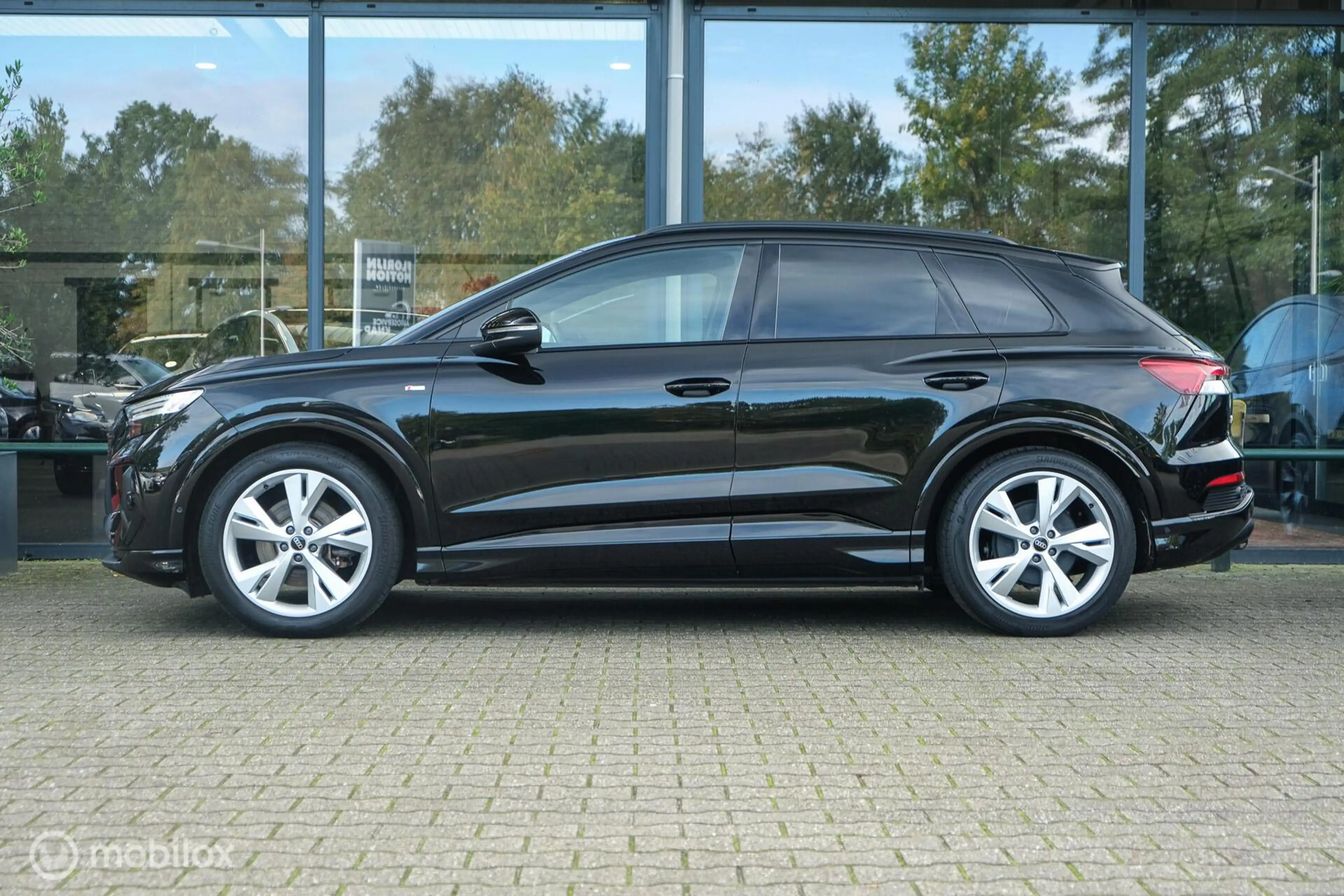 Audi Q4 e-tron 35 Advanced edition S-line 55 kWh | Stoelverwarmin — photo 3