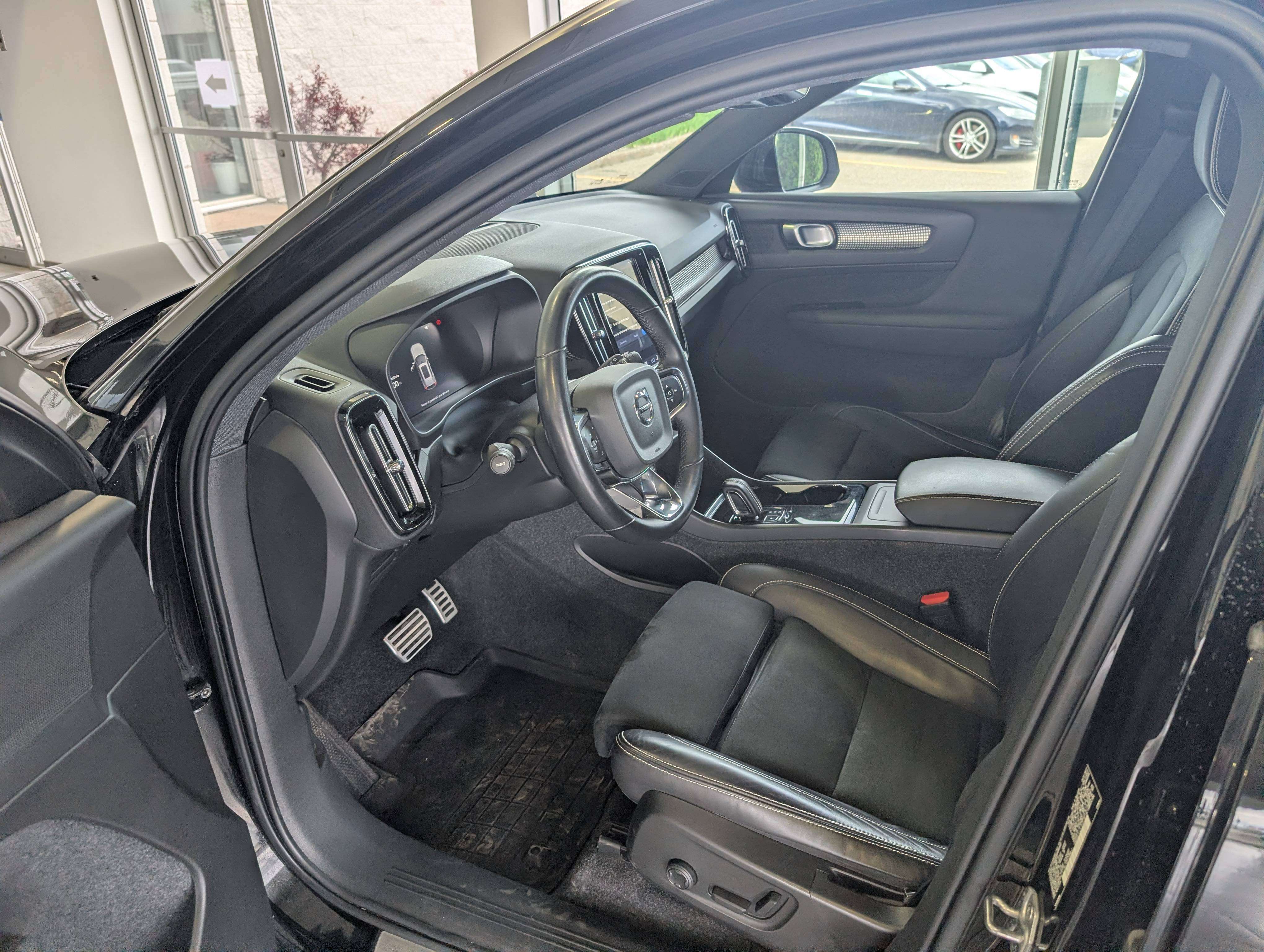 2022 Volvo XC40 XC40 Recharge Pure Electric thumb 9