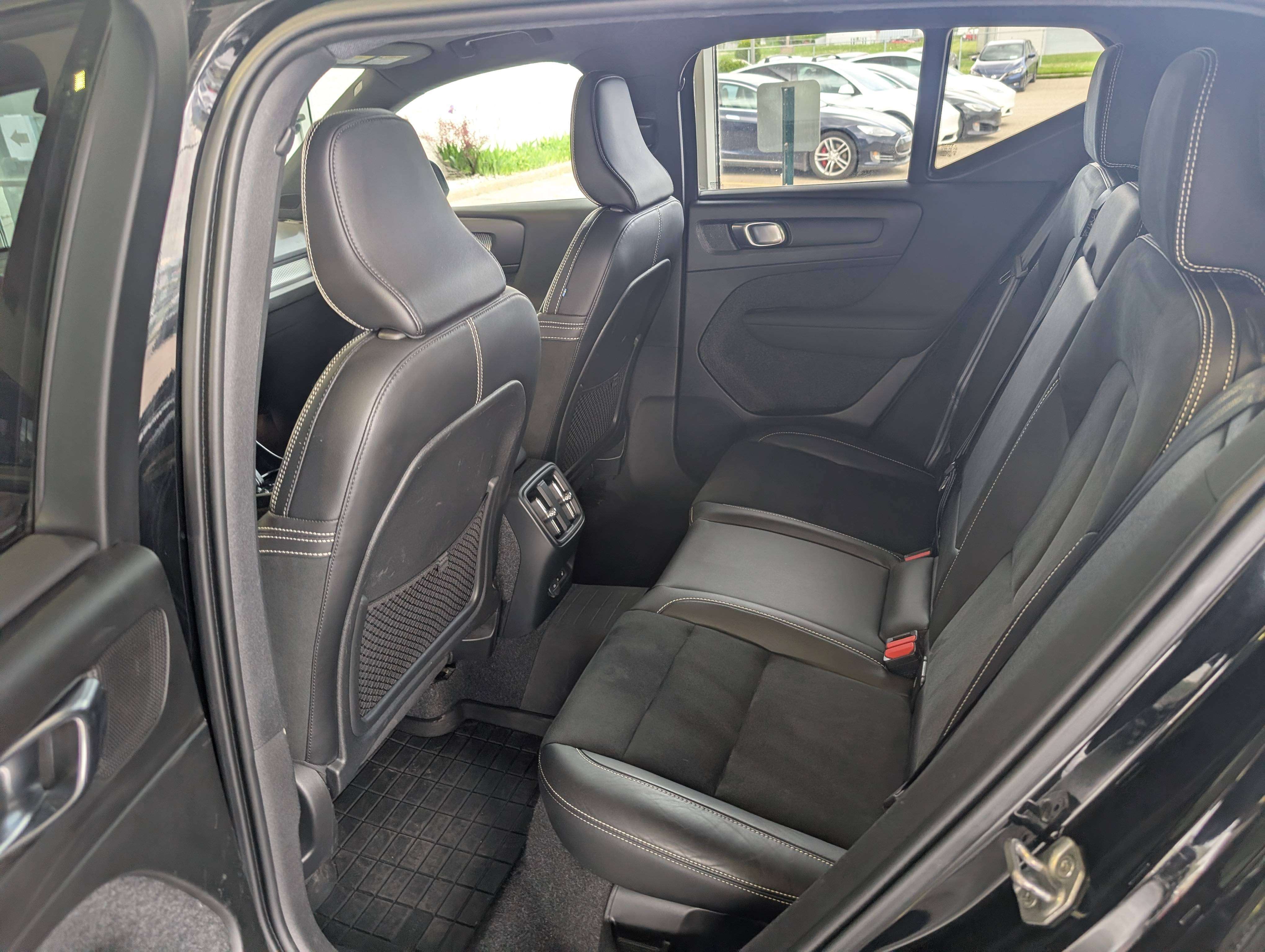 2022 Volvo XC40 XC40 Recharge Pure Electric thumb 11