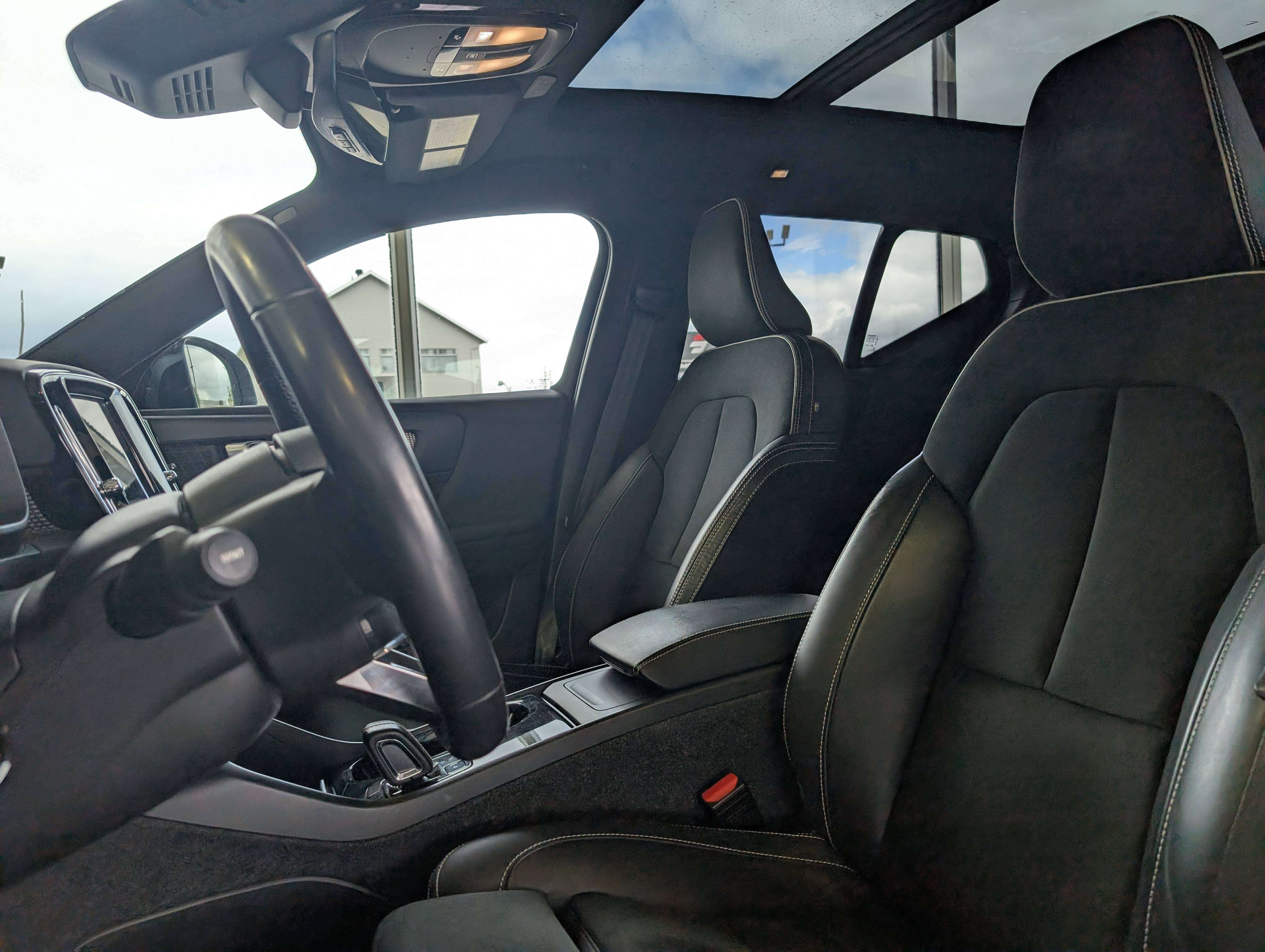 2022 Volvo XC40 XC40 Recharge Pure Electric thumb 10